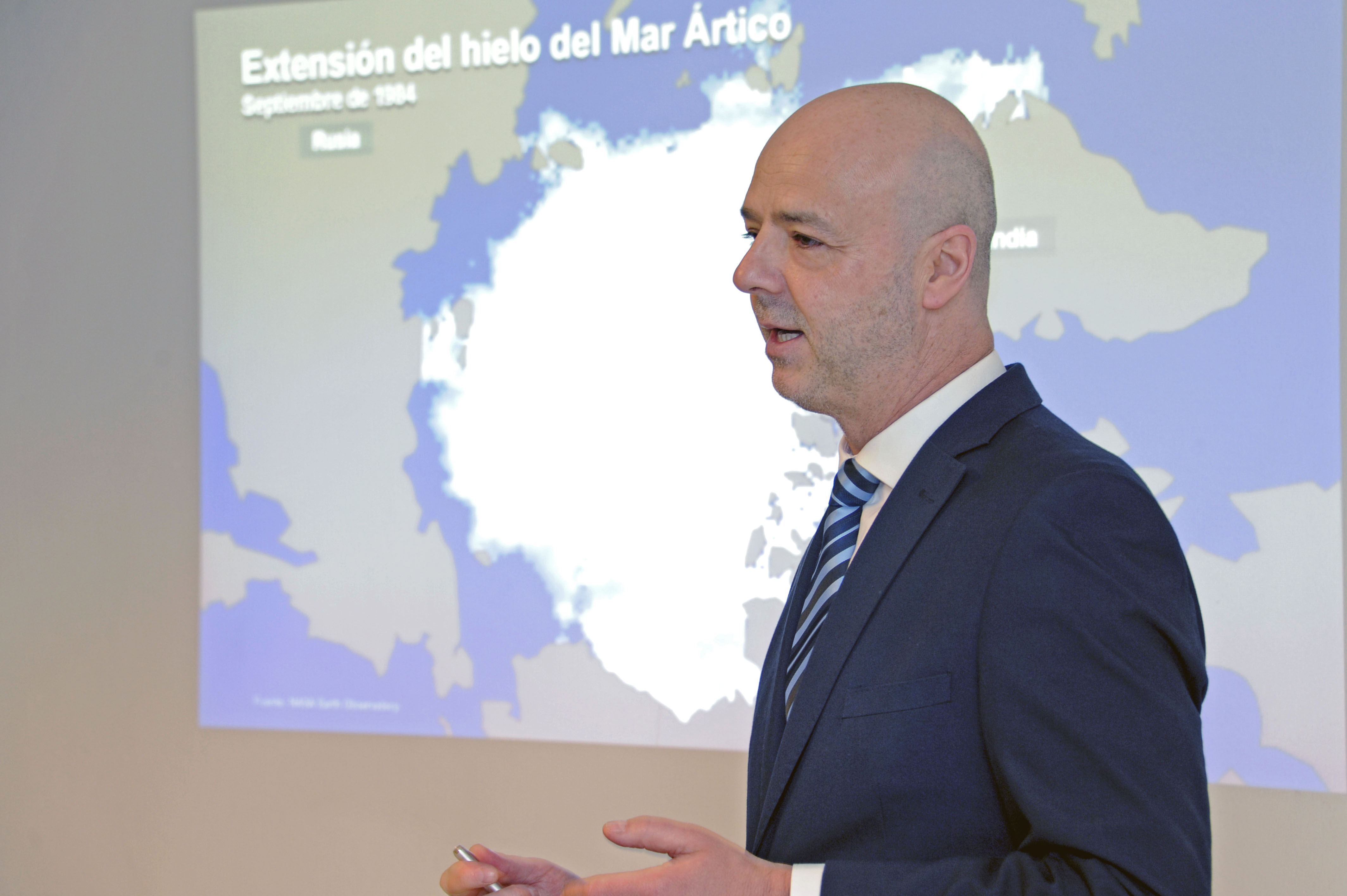 Carámbula en taller “Sello de energía renovable: visibilidad y reconocimiento para la empresa y sus productos”