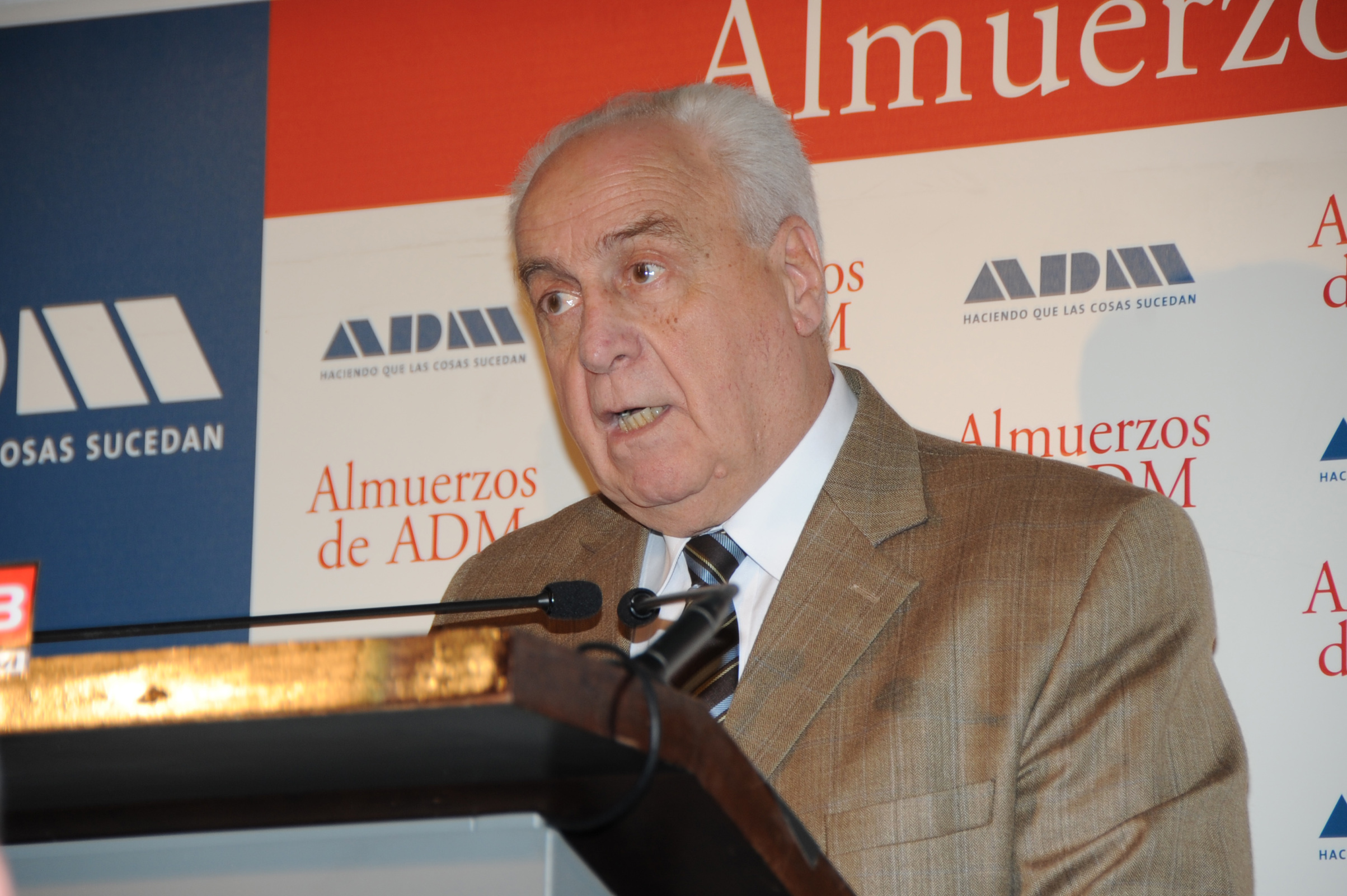 Ministro Víctor Rossi en evento organizado por ADM