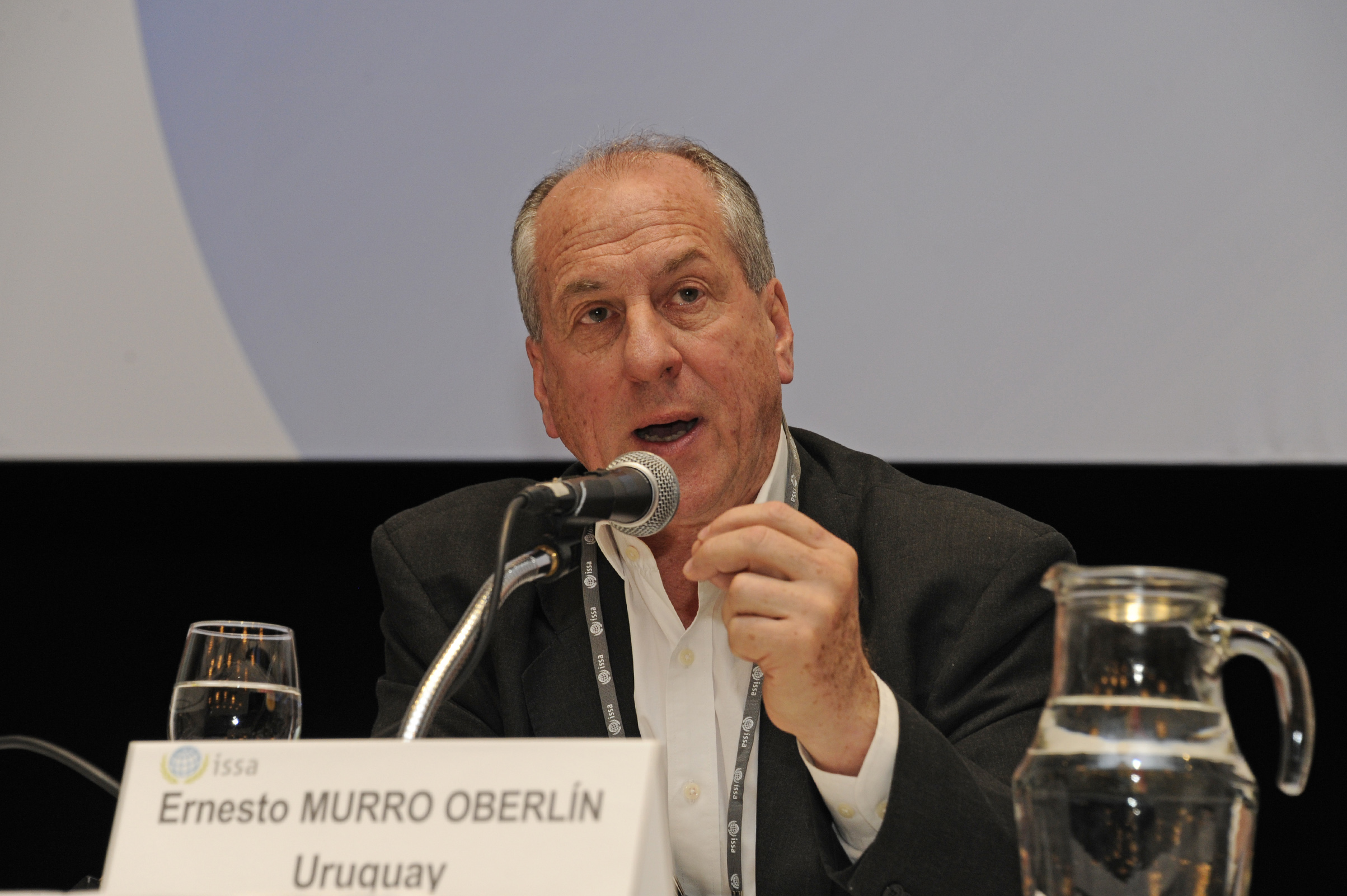Ministro Ernesto Murro, haciendo uso de la palabra
