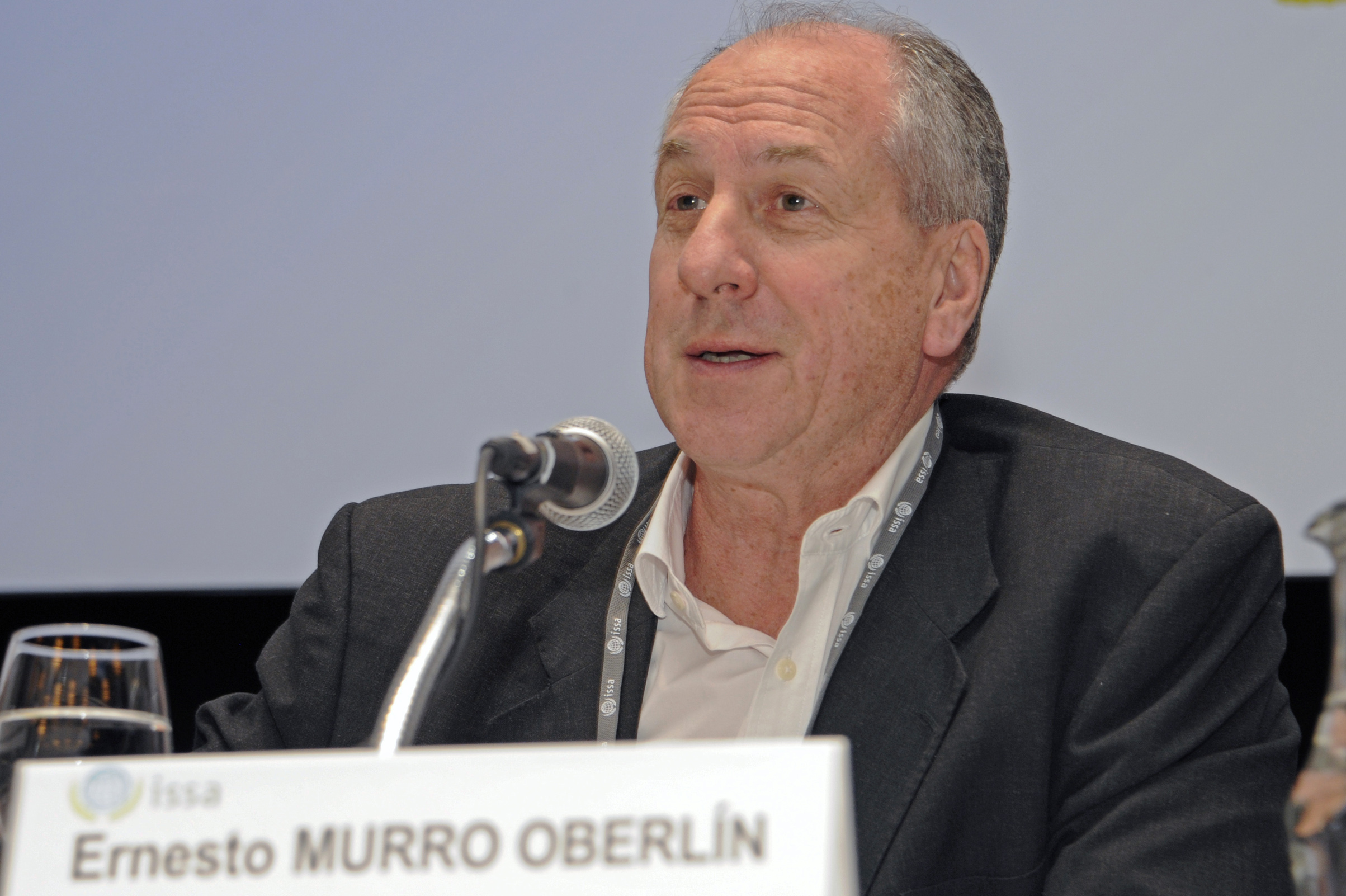 Ministro Ernesto Murro, haciendo uso de la palabra
