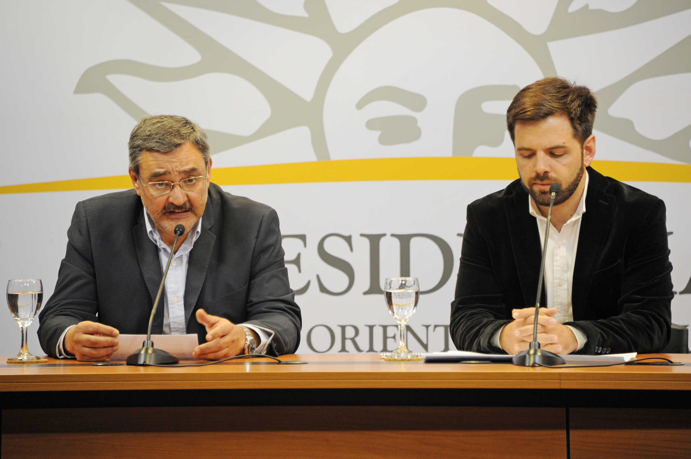 Secretario general de la Junta Nacional de Drogas, Diego Olivera, y diputado Luis Gallo