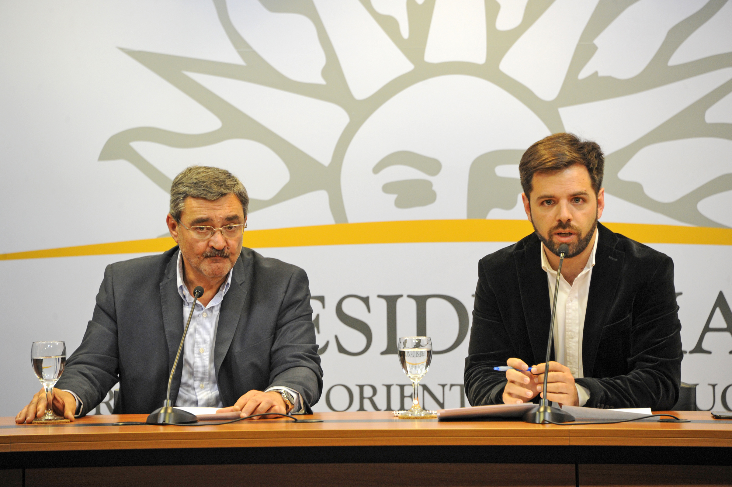 Secretario general de la Junta Nacional de Drogas, Diego Olivera, y diputado Luis Gallo