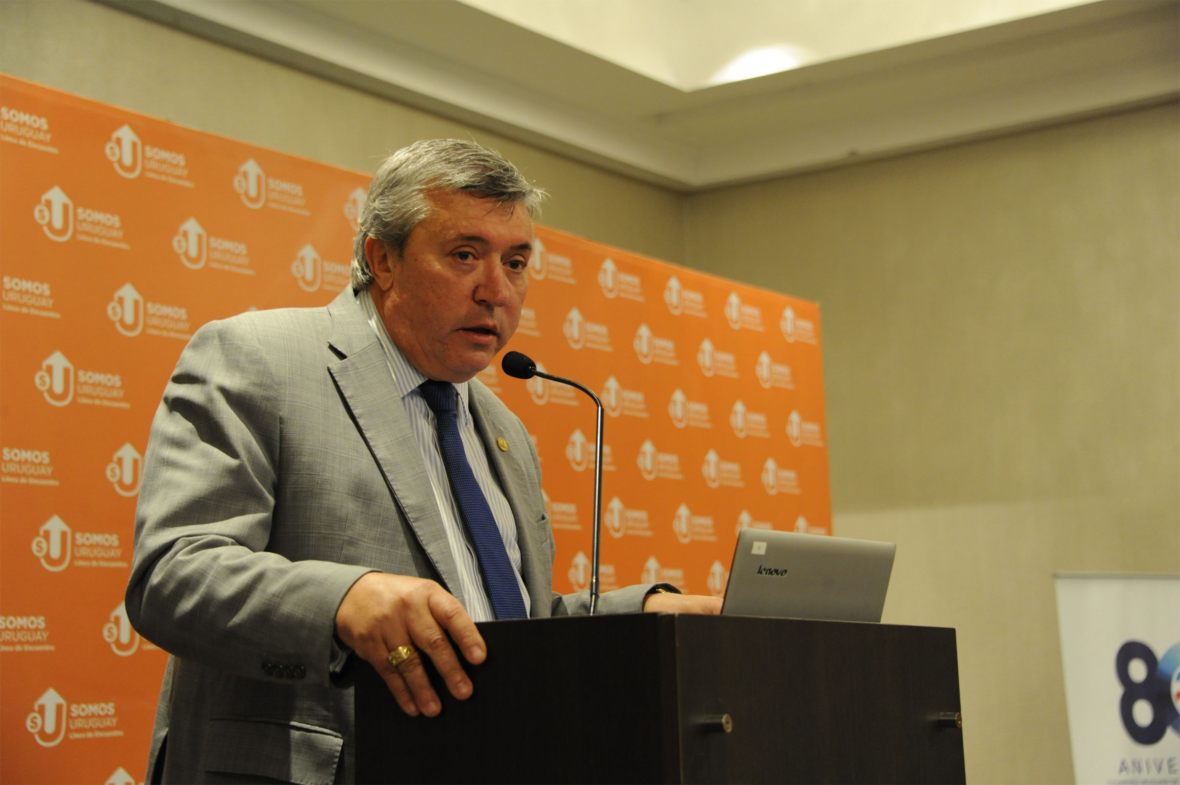 Presidente de CUTCSA, Juan Salgado, dirigiéndose a los presentes