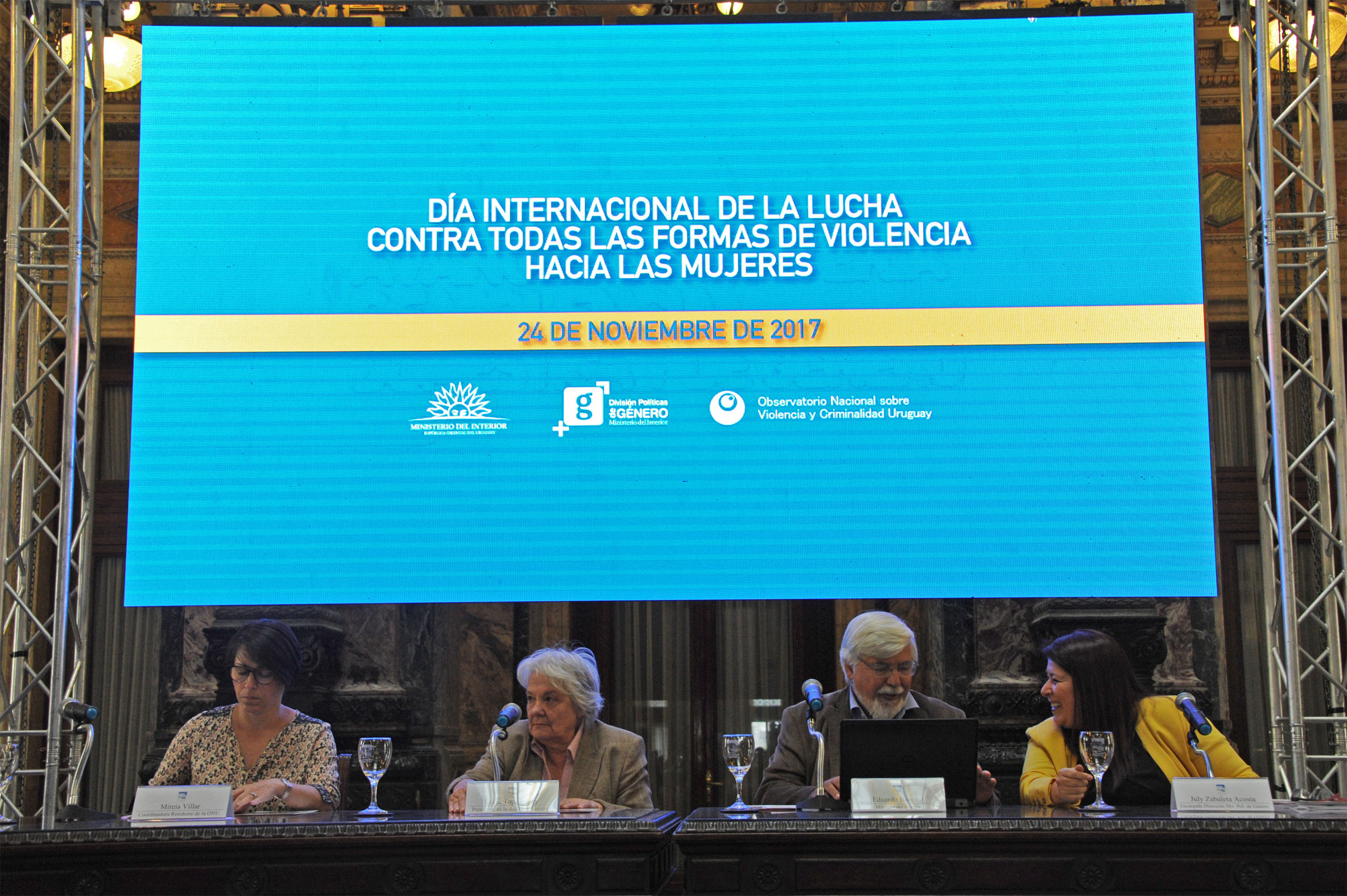 Acto en el Salón de los Pasos Perdidos del Palacio Legislativo