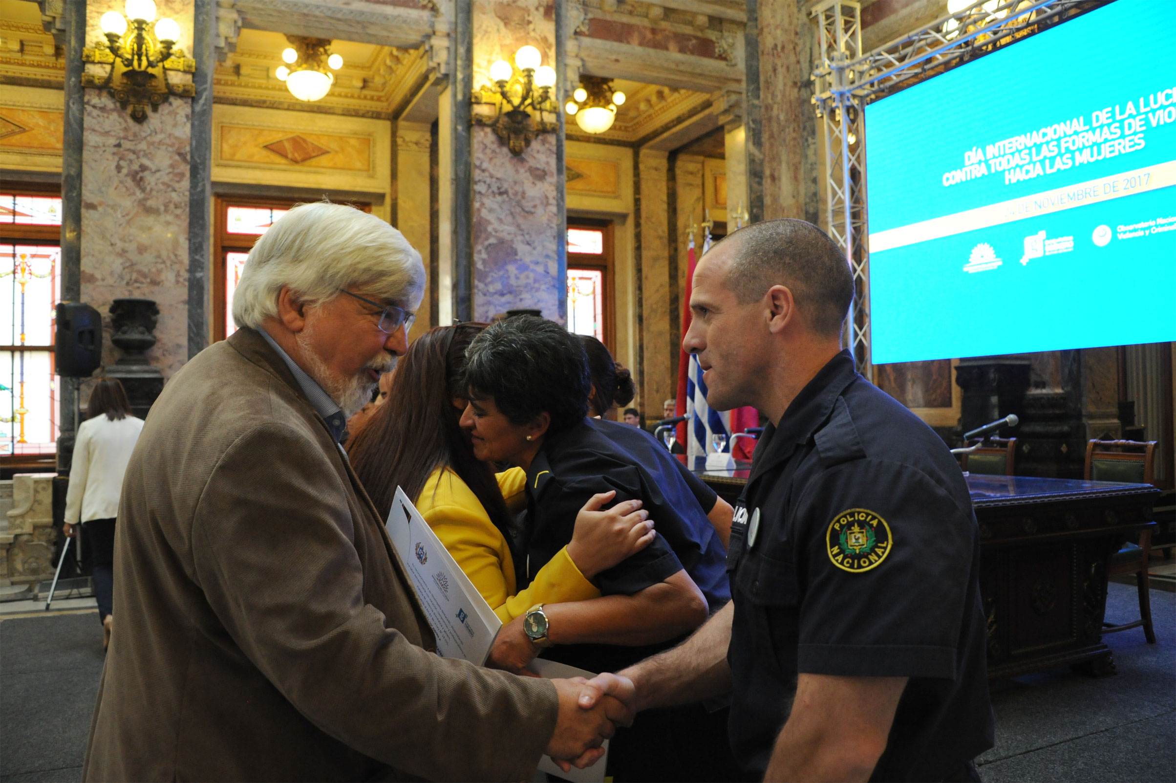 Reconocimiento a oficiales destacados en Lucha contra todas las formas de Violencia hacia las Mujeres