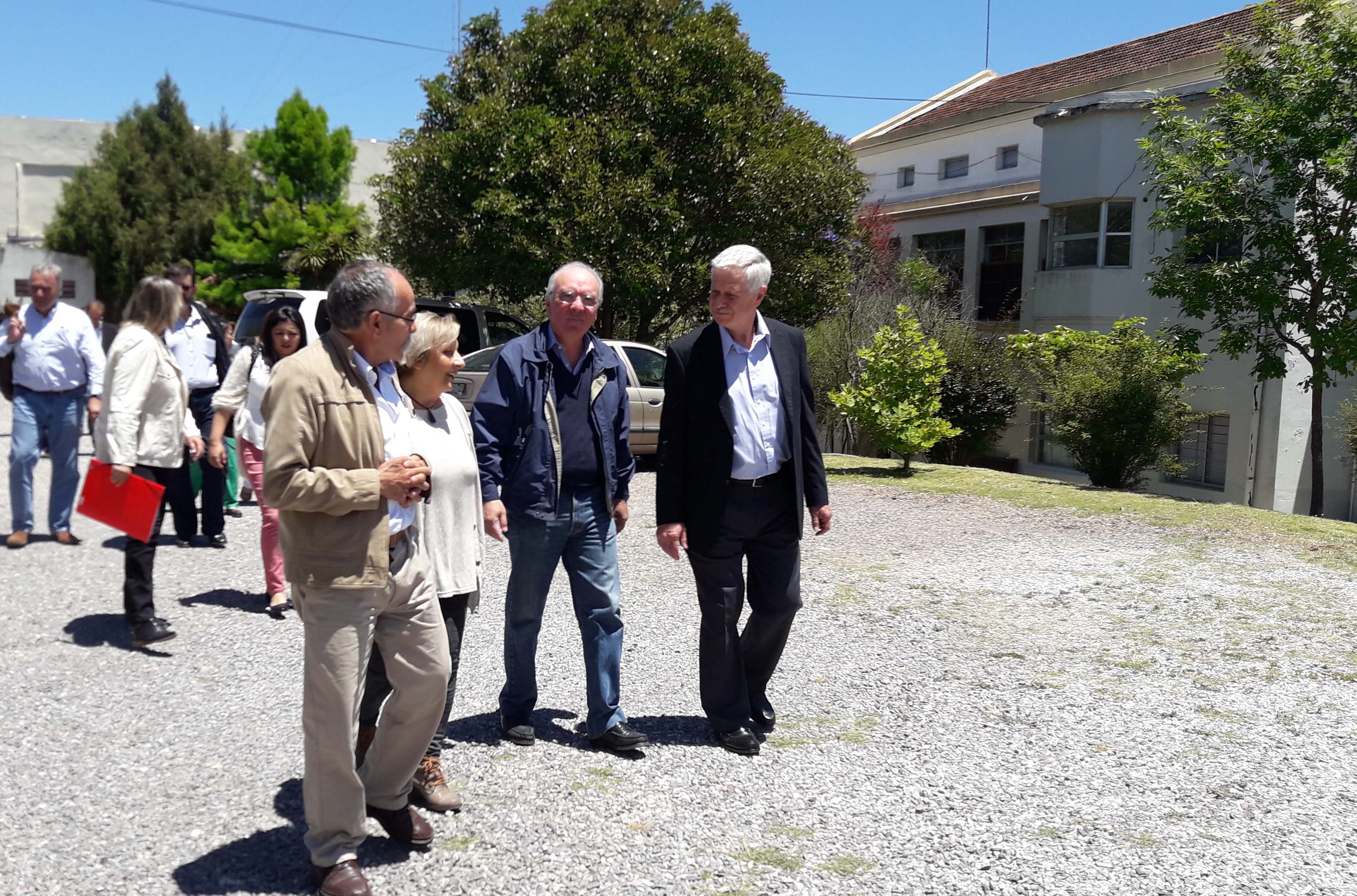 Basso visitó el hospital de Lavalleja y un prestador privado de salud
