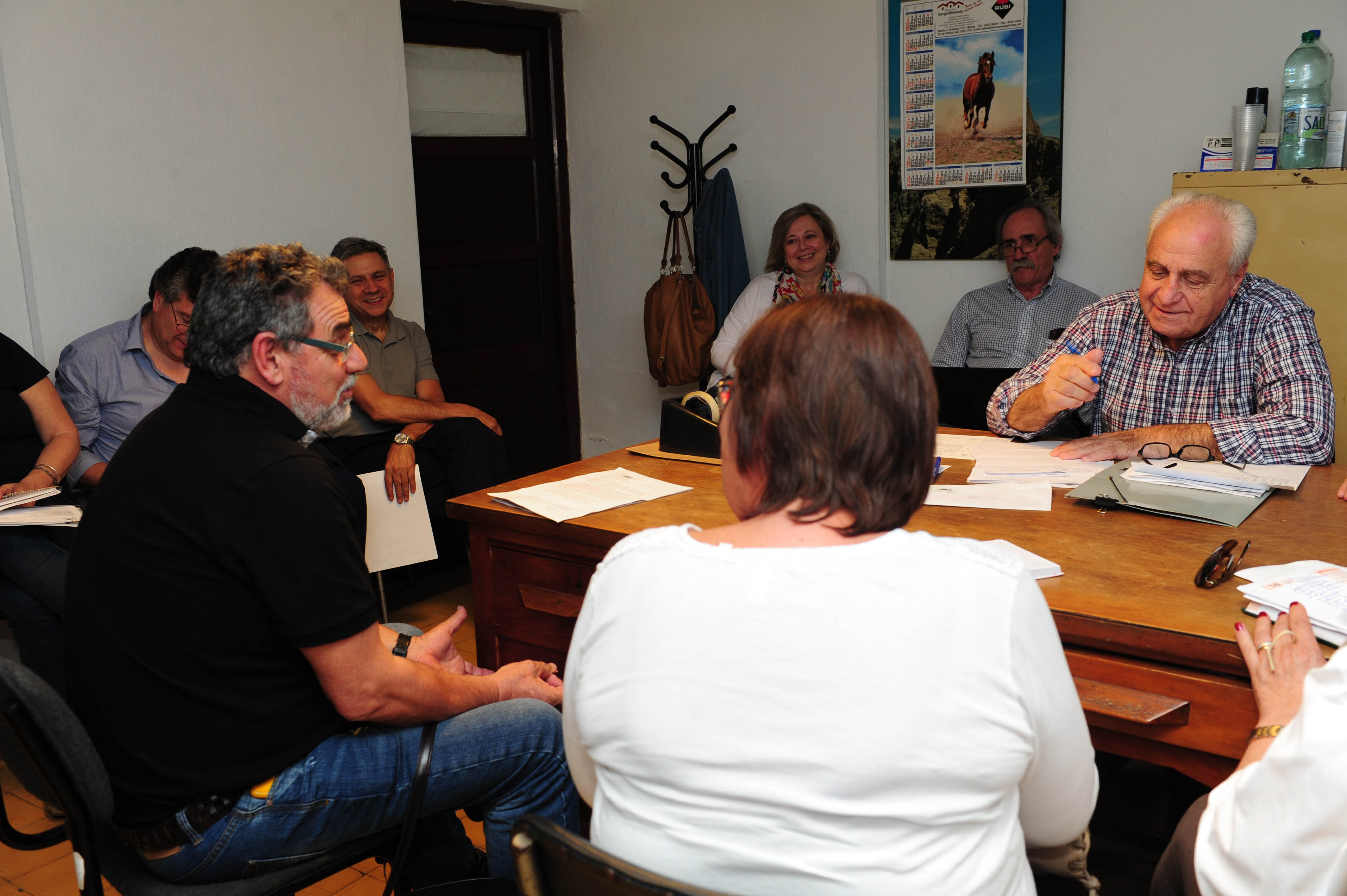 Ministro Víctor Rossi, con vecinos en audiencias en Minas
