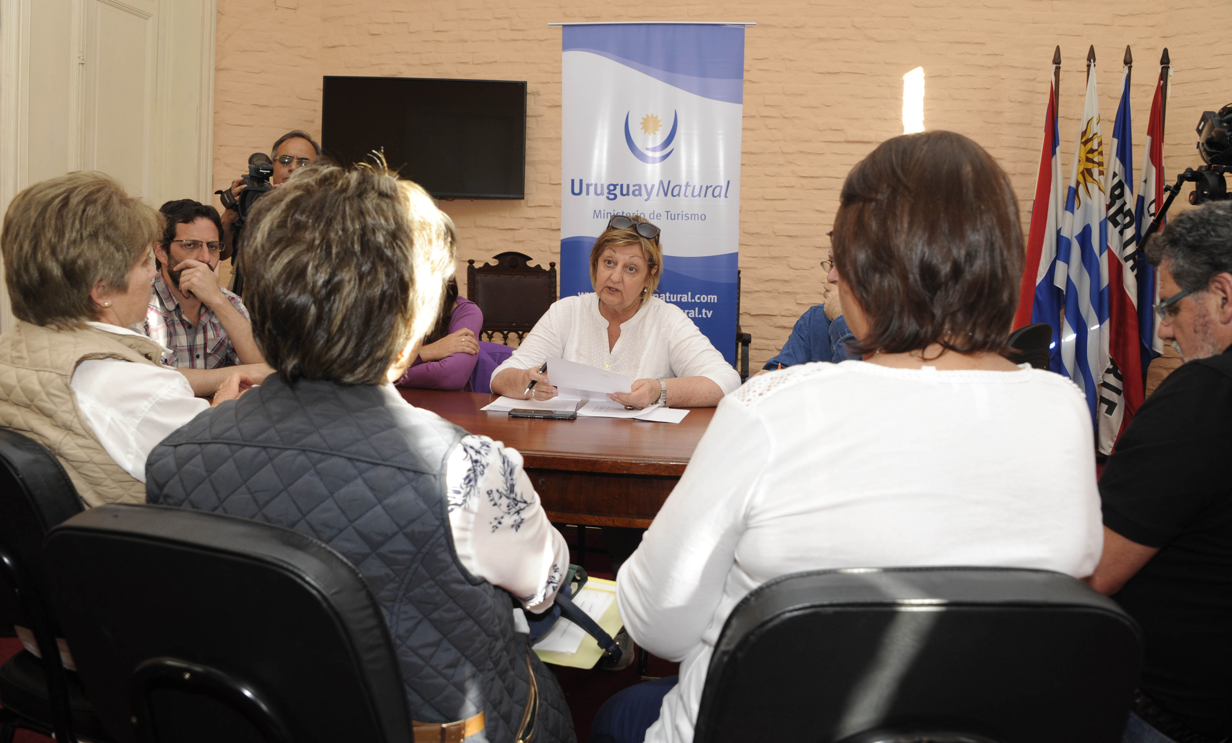 Kechichian, en reunión con organizaciones sociales en Minas, previo al Consejo de Ministros abierto de Pirarajá