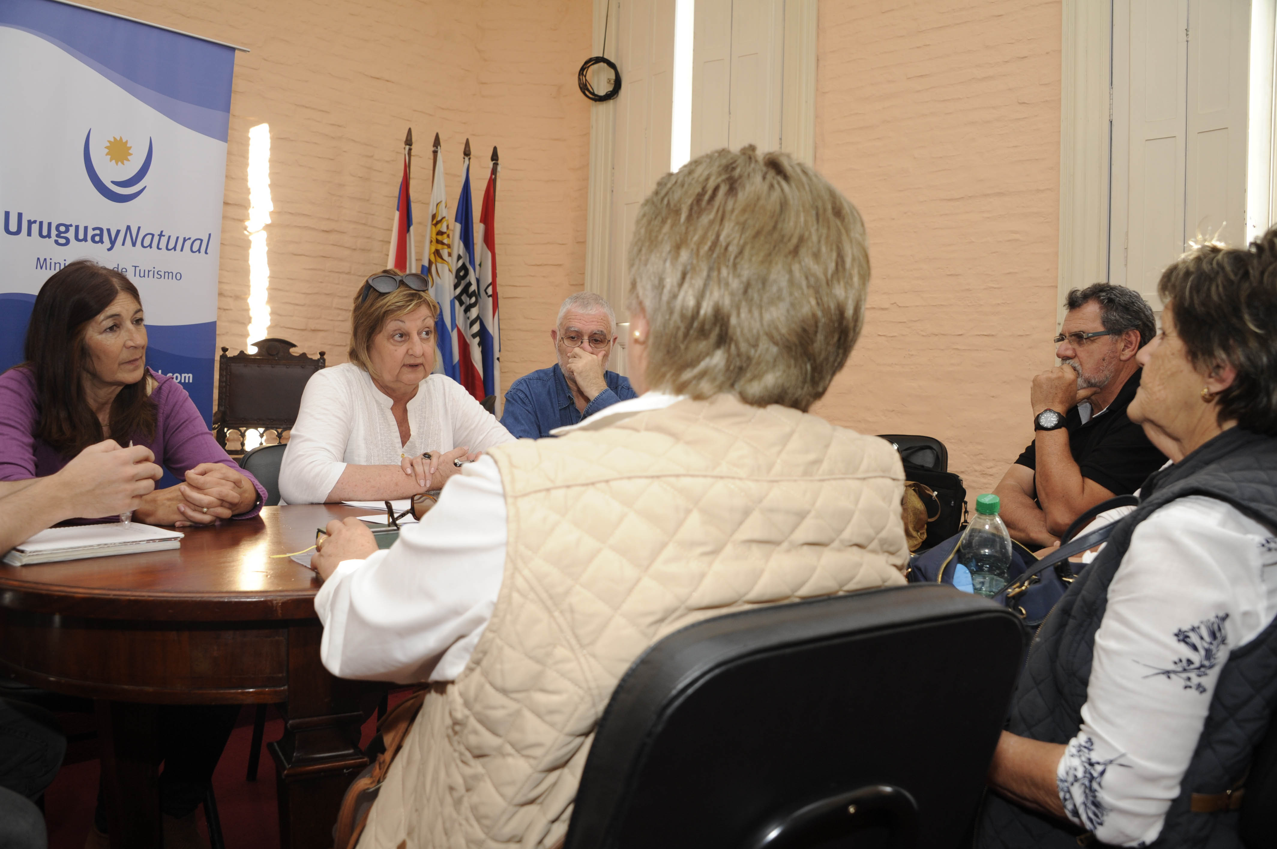 Kechichian, en reunión con organizaciones sociales en Minas, previo al Consejo de Ministros abierto de Pirarajá