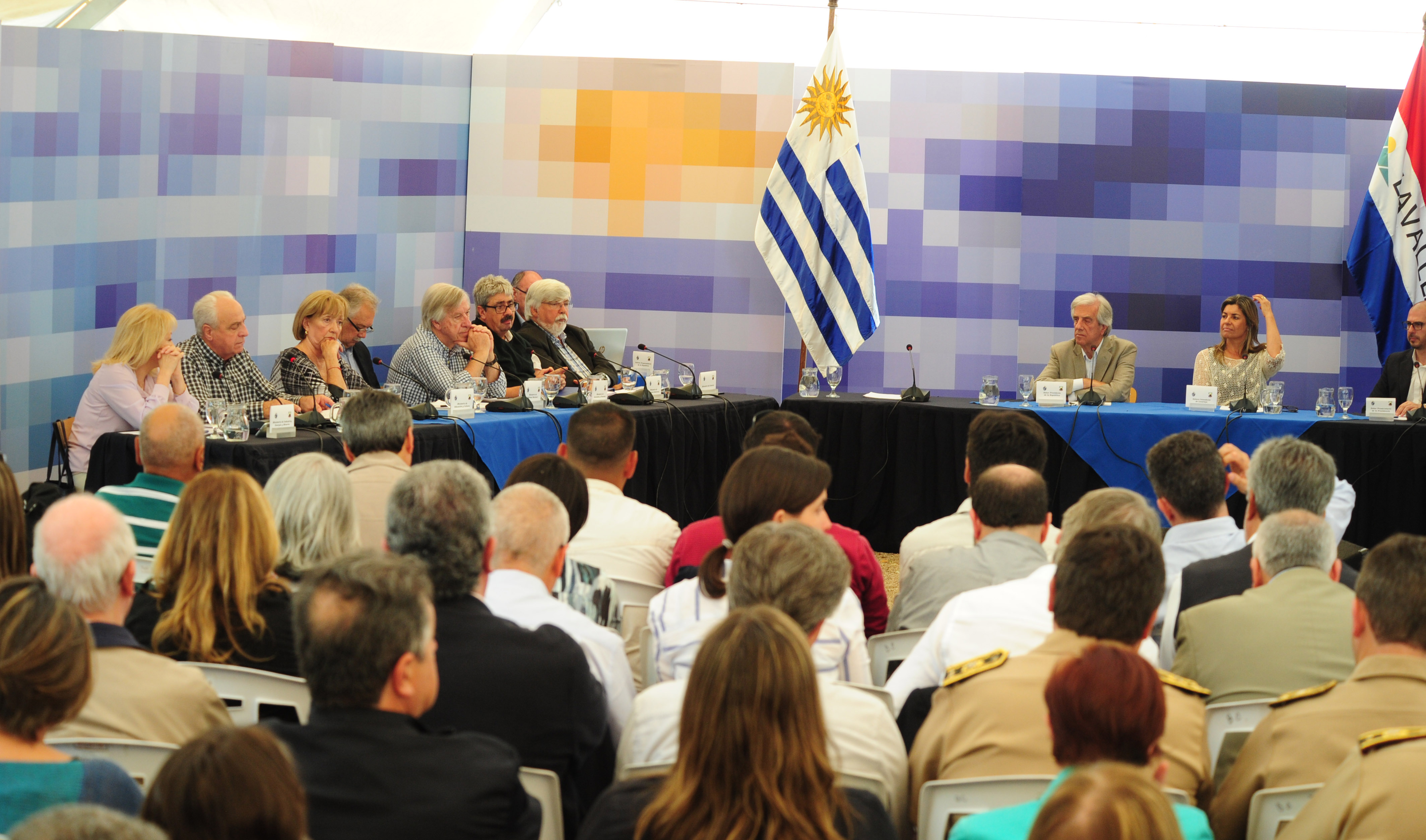 Consejo de Ministros atiende inquietudes de los vecinos locales