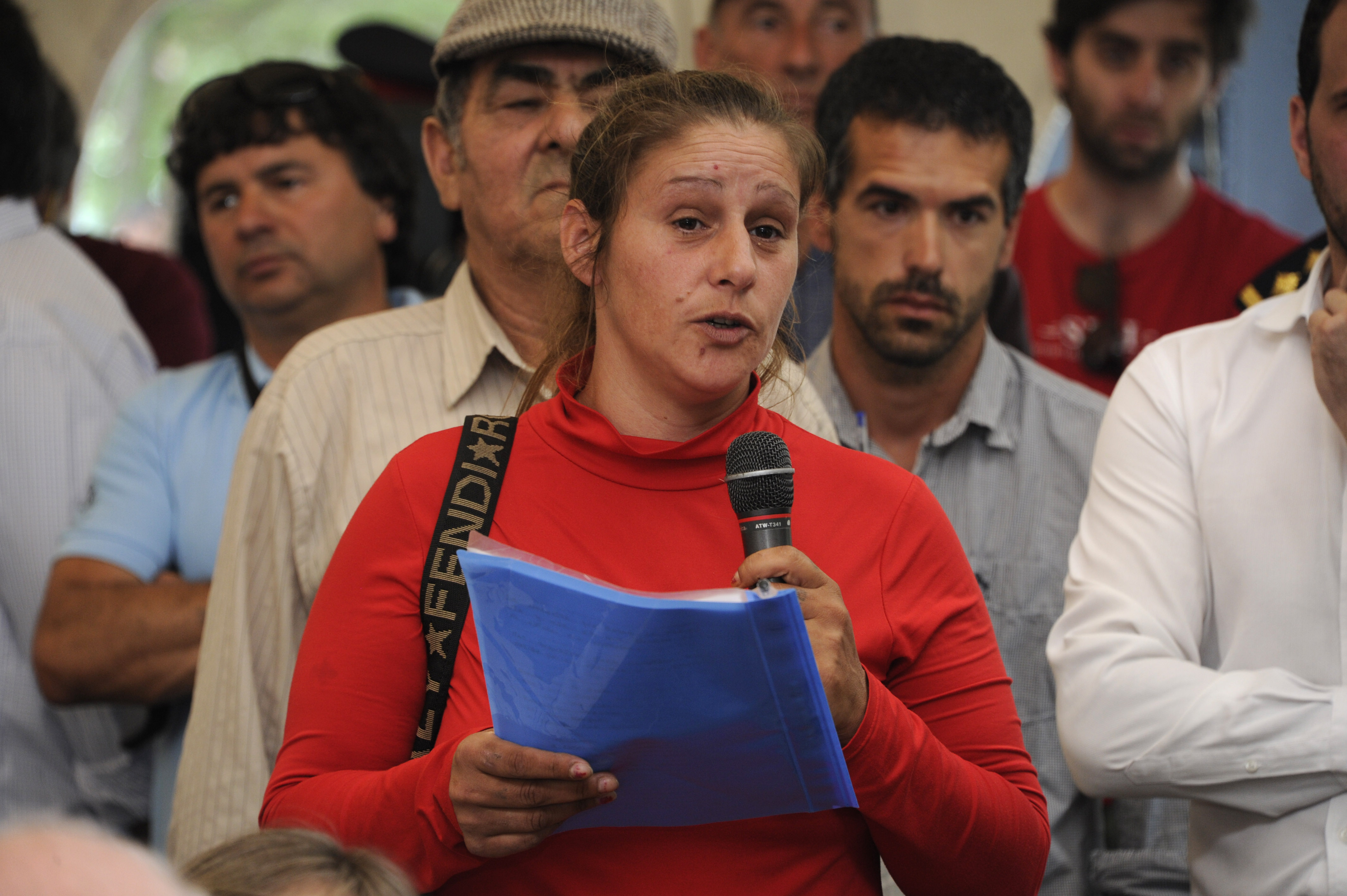 Diálogo entre vecino y el Consejo de Ministros