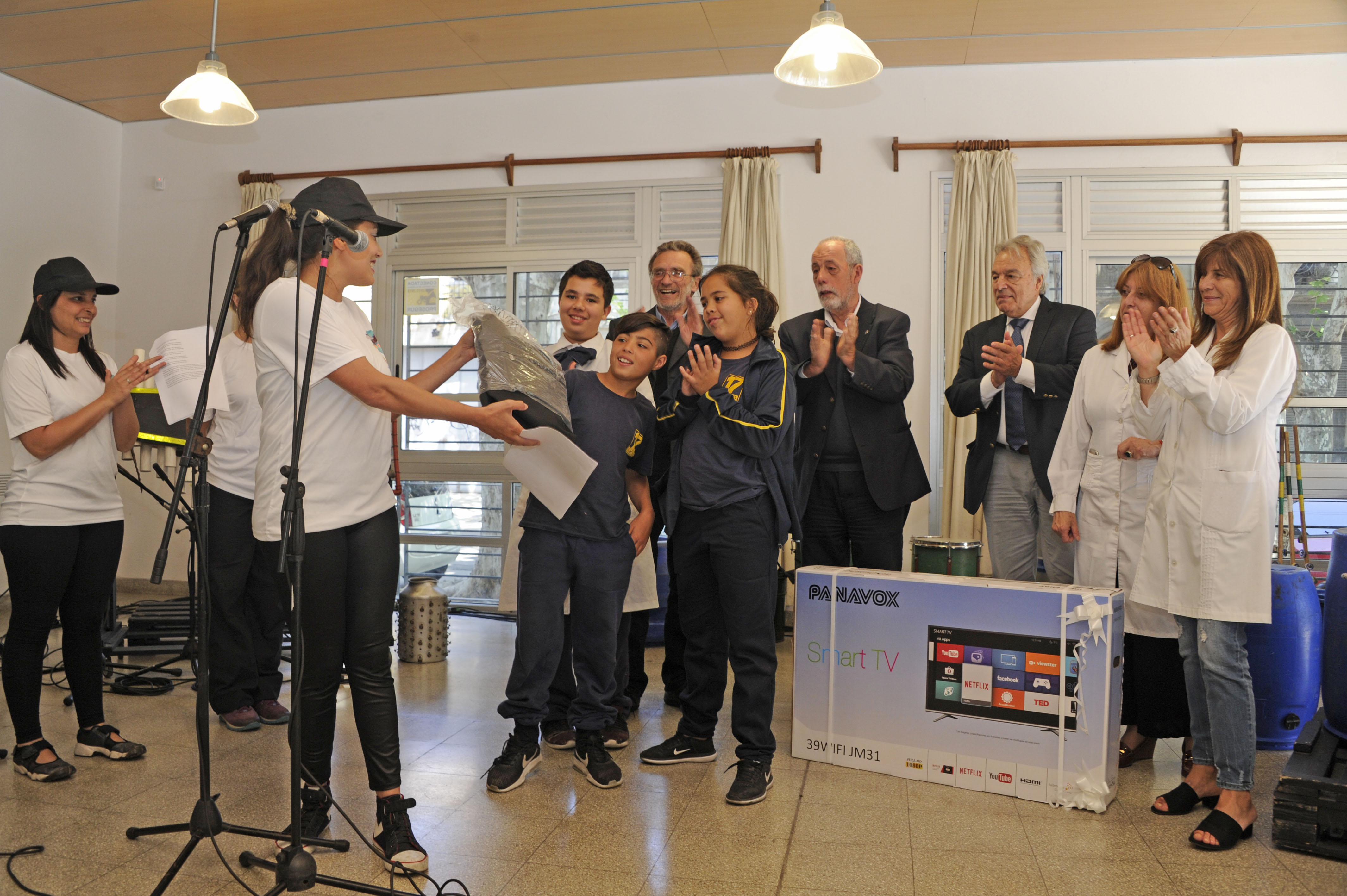 Se premió a los alumnos del centro educativo con una TV led 39 pulgadas