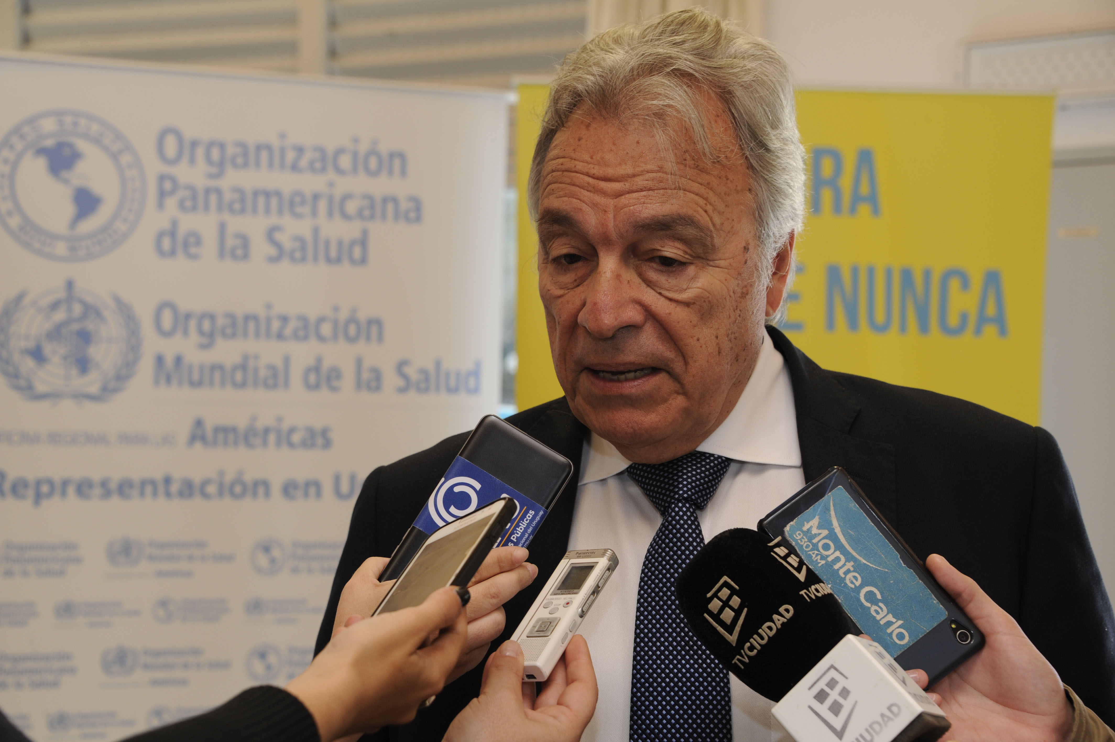 Subsecretario de Salud Pública, Jorge Quian dialoga con la prensa