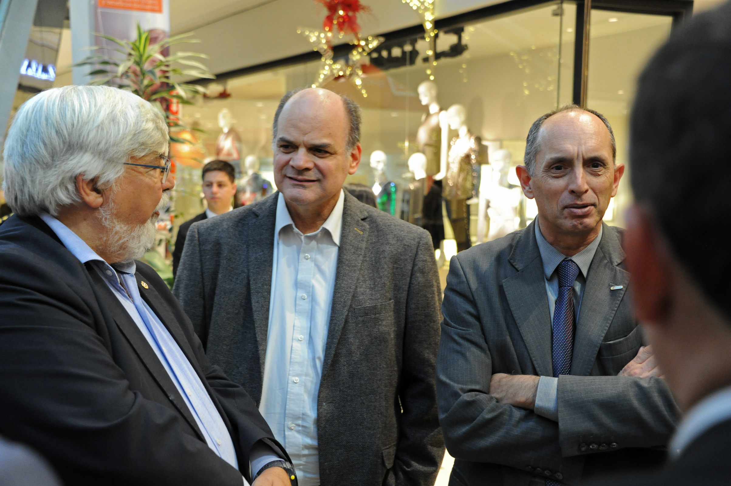 Ministro del Interior, Eduardo Bonomi, junto a autoridades