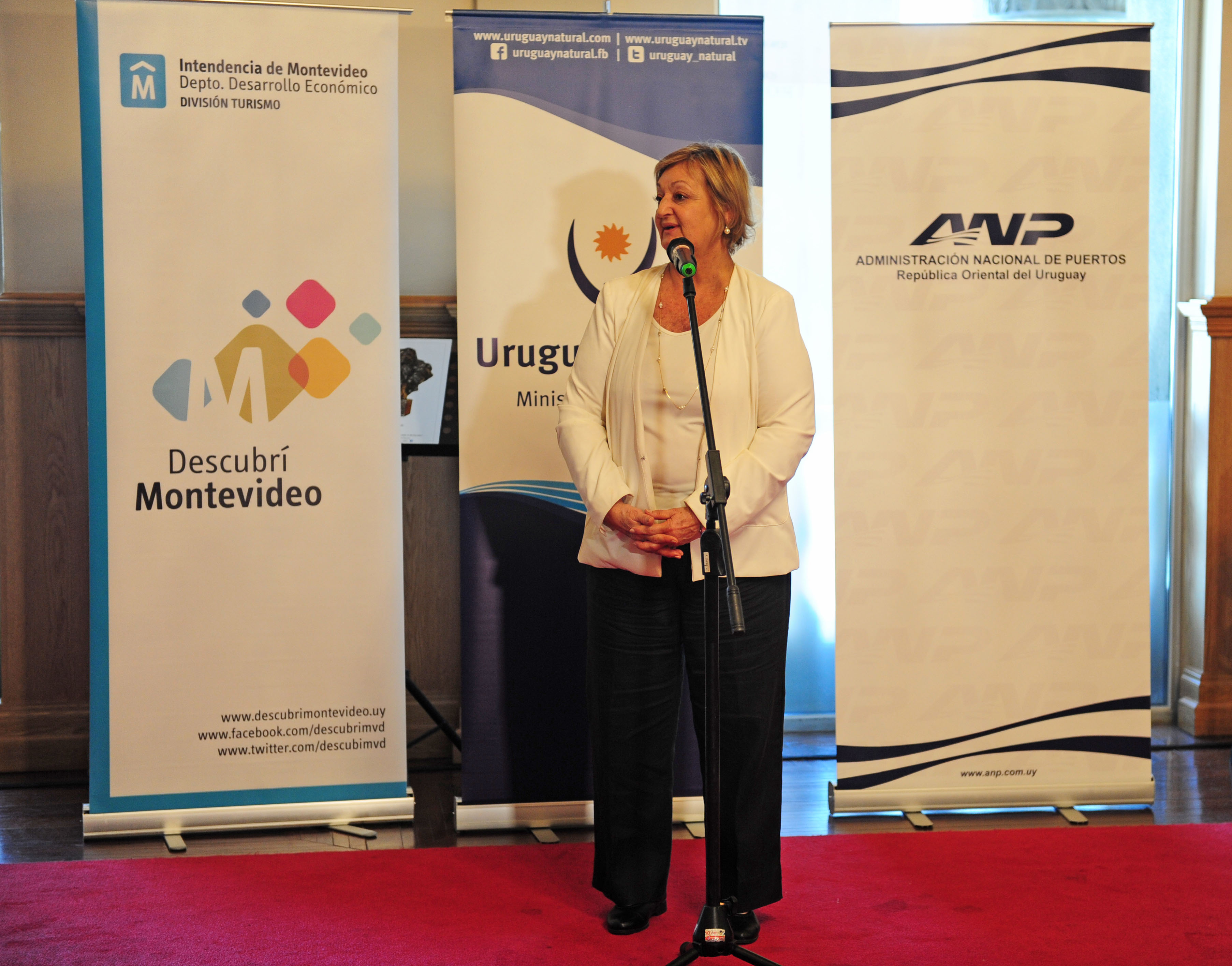 Ministra de Turismo, Liliam Kechichian, en el lanzamiento de la temporada de cruceros 2017-2018