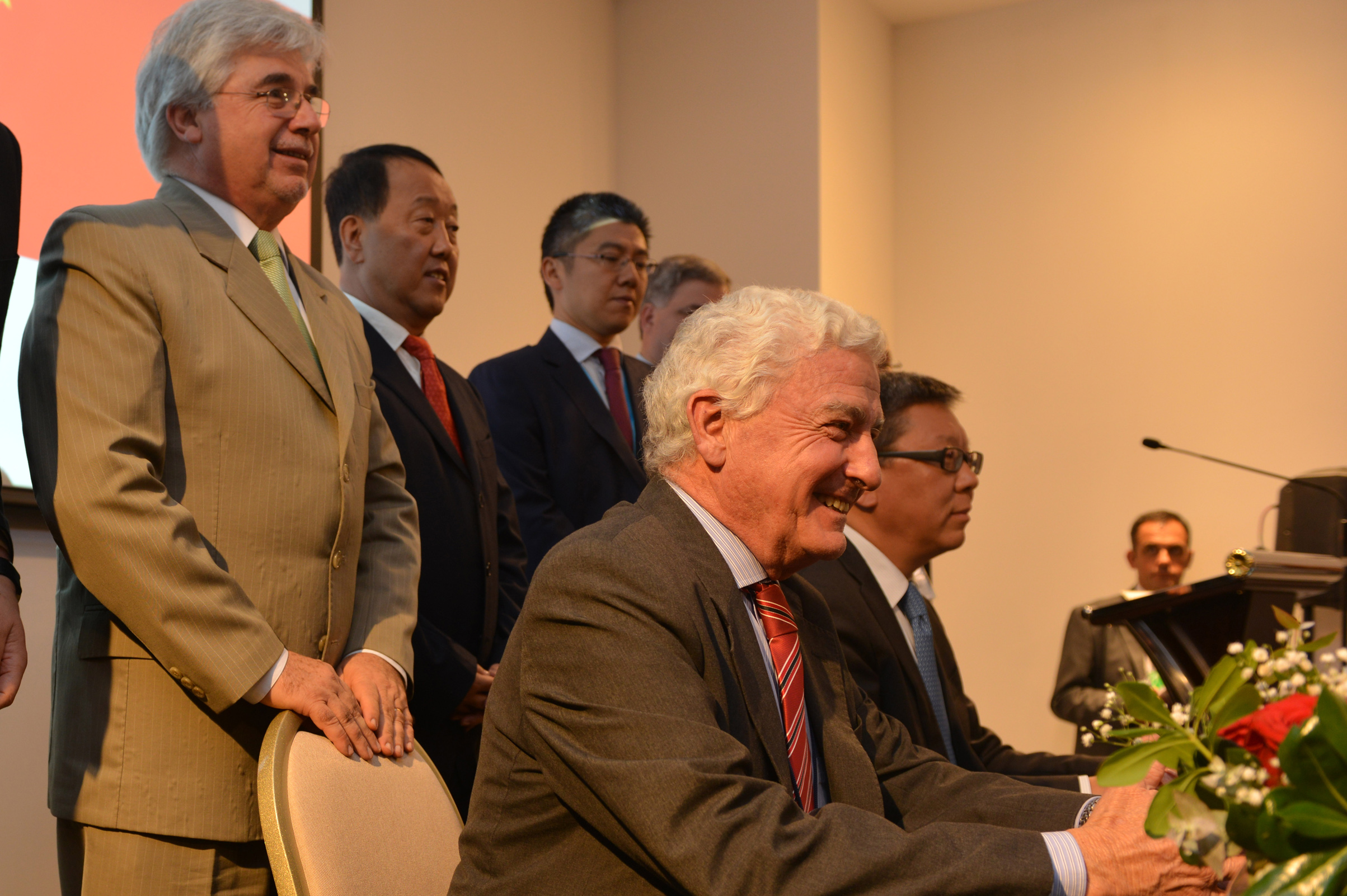 Ministro Tabaré Aguerre junto al titular del INAC, Federico Stanham, previo a la firma del convenio