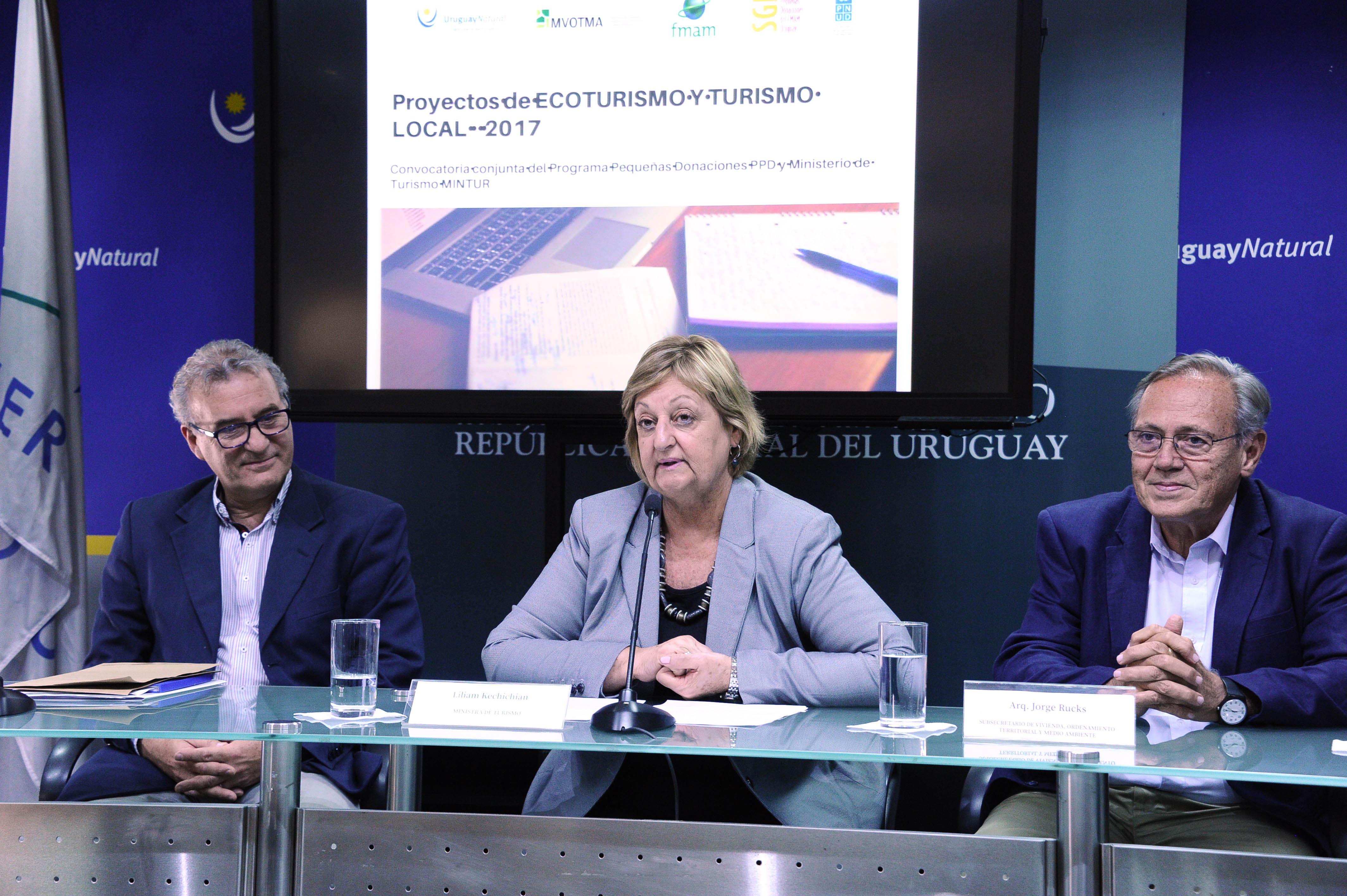 Ministra de Turismo, Lilian Kechichian, acompañada de Carlos Faggetti y Jorge Rucks
