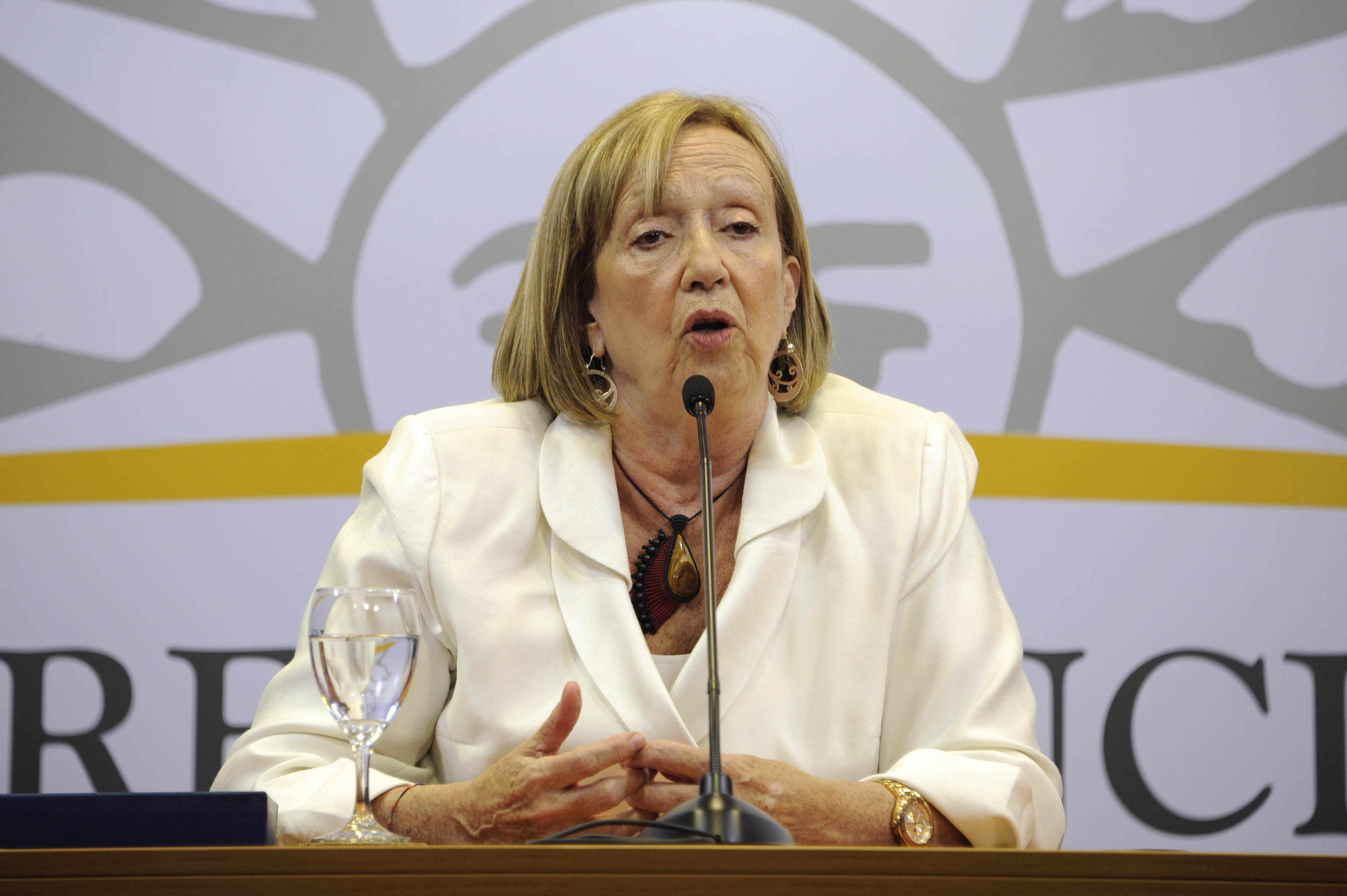 Ministra de Educación y Cultura, María Julia Muñoz