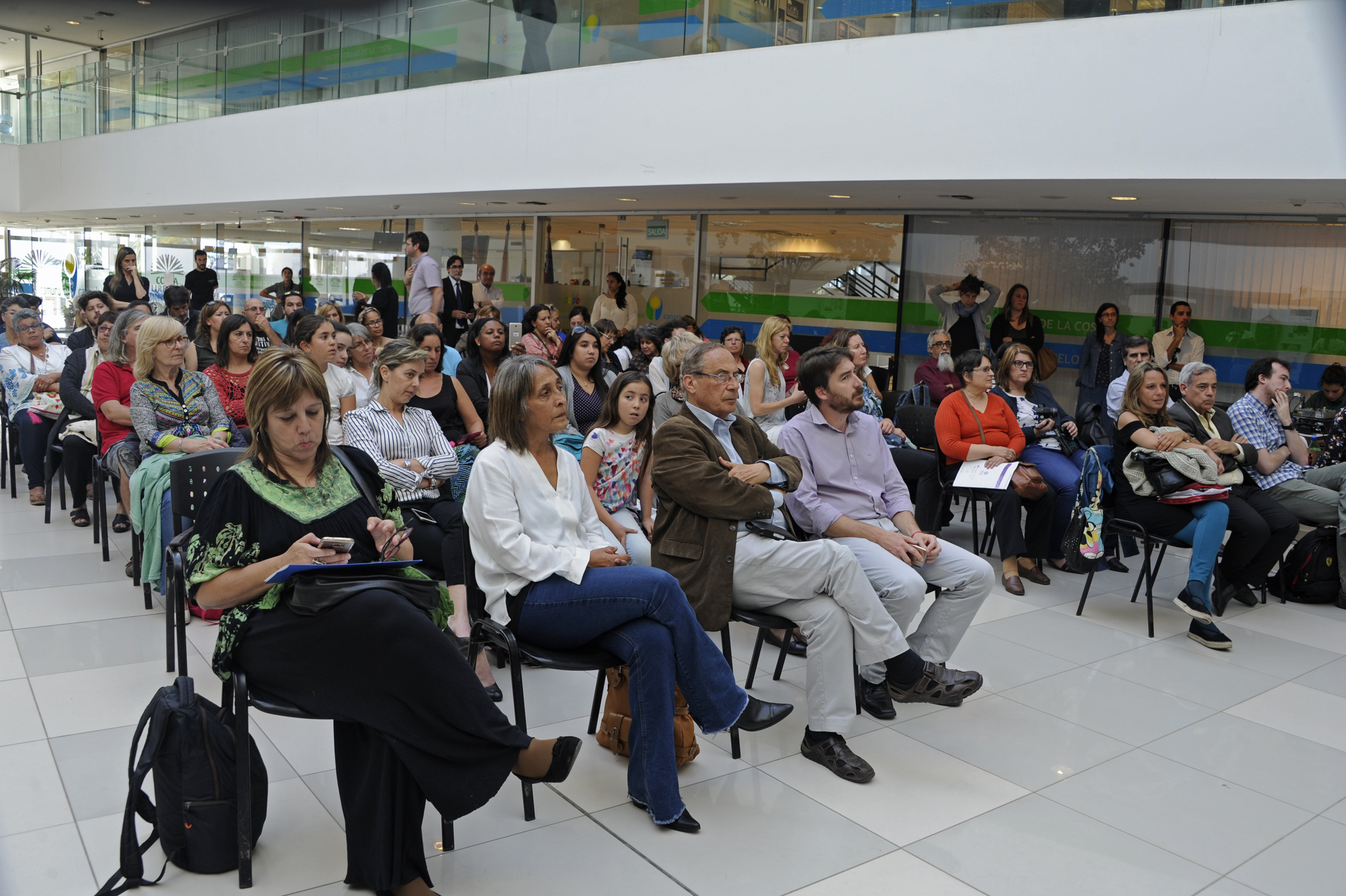 Entrega de certificados a proyectos de 22 mujeres emprendedoras