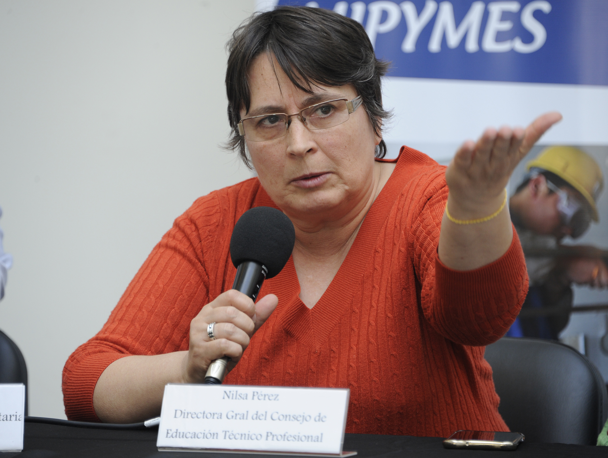 Entrega de certificados a proyectos de 22 mujeres emprendedoras