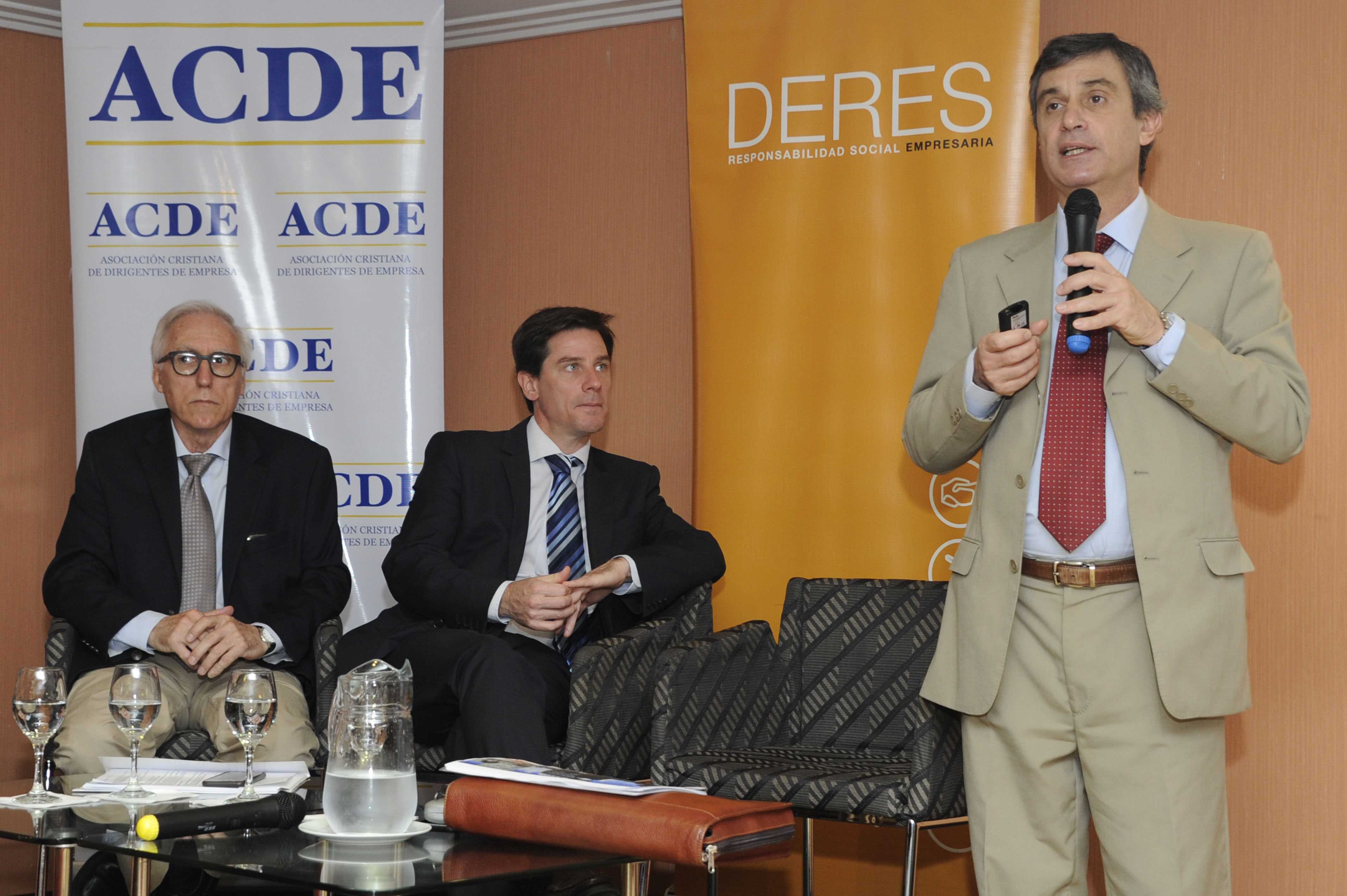 Álvaro García, en entrega de certificados de Responsabilidad Social Empresarial de la ACDE