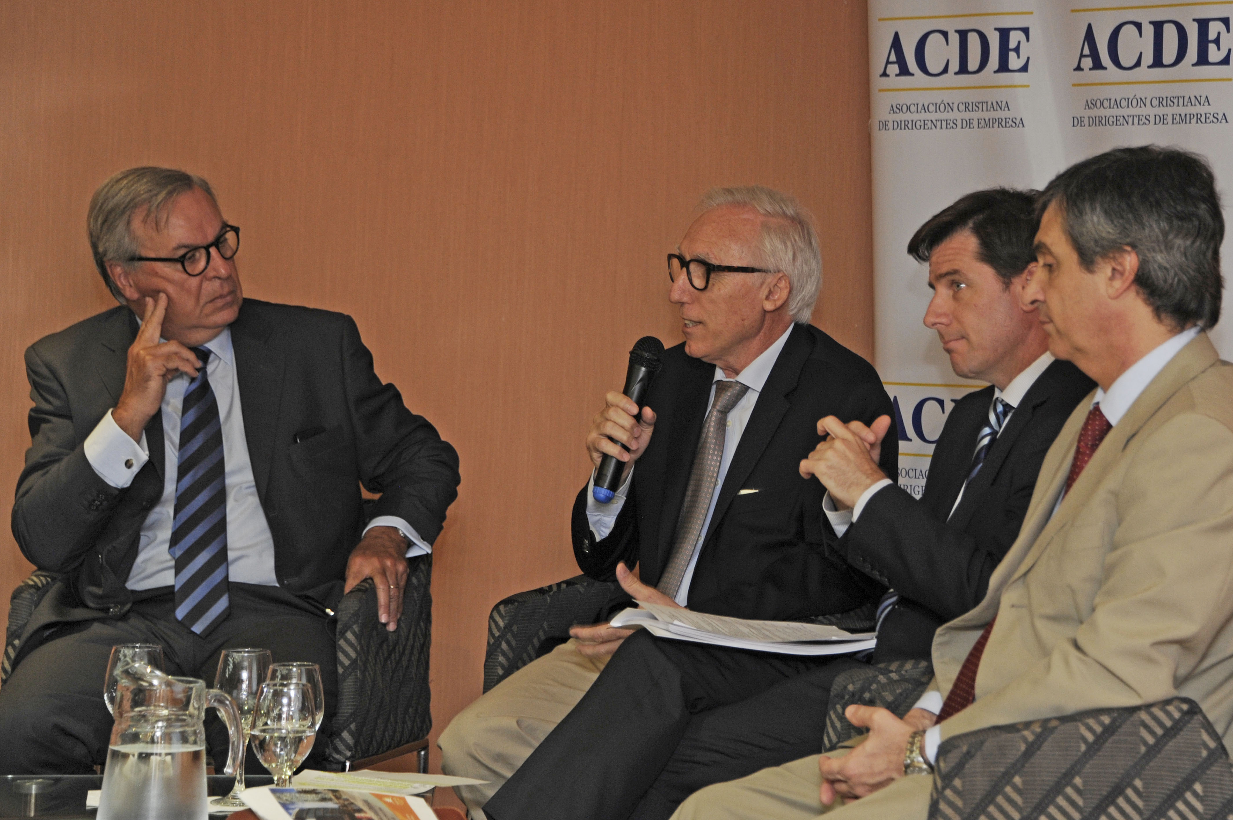 Álvaro García, en entrega de certificados de Responsabilidad Social Empresarial de la ACDE
