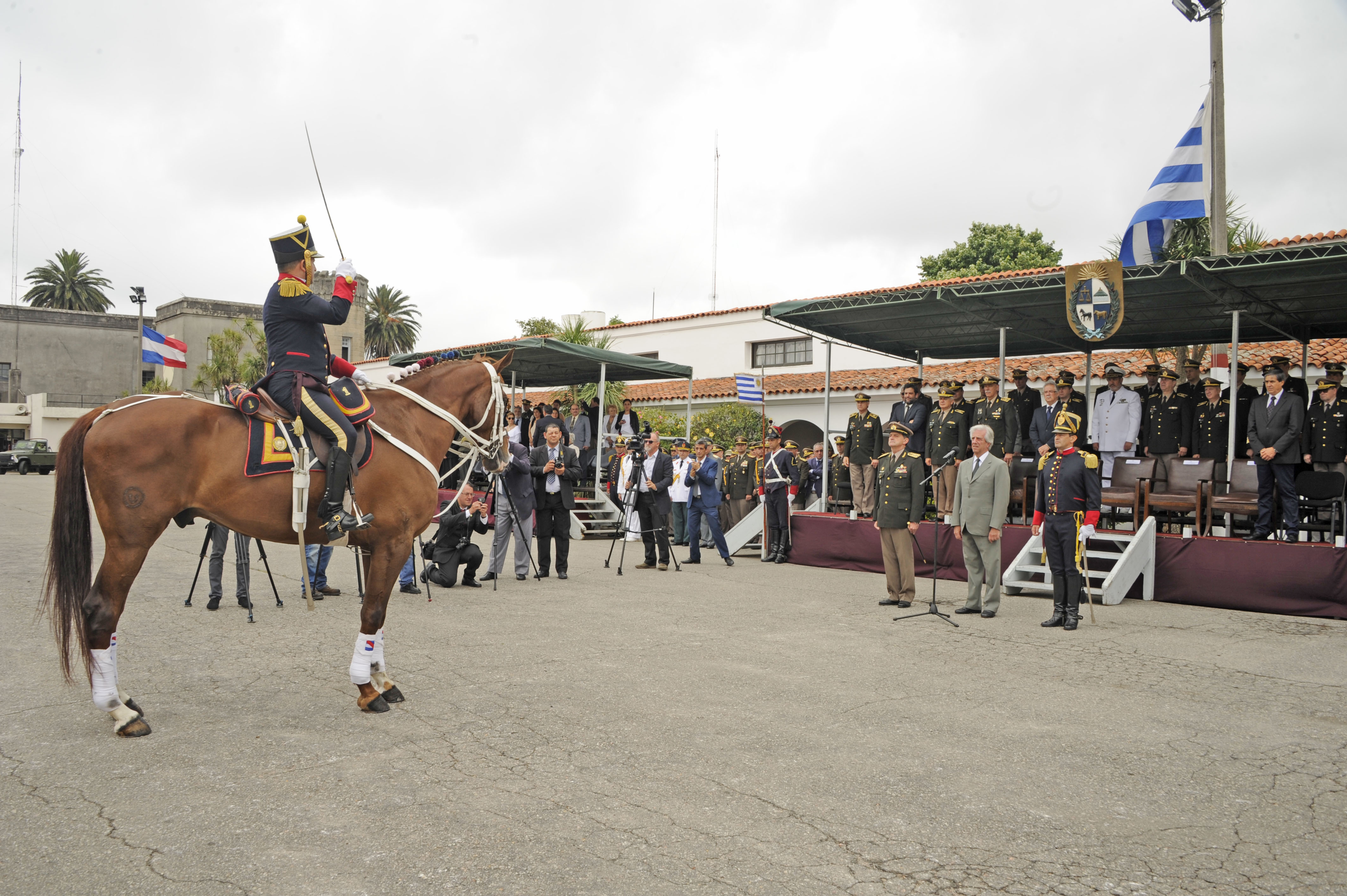 Tabaré Vázquez en acto por 221.º aniversario del Regimiento de Blandengues de Artigas