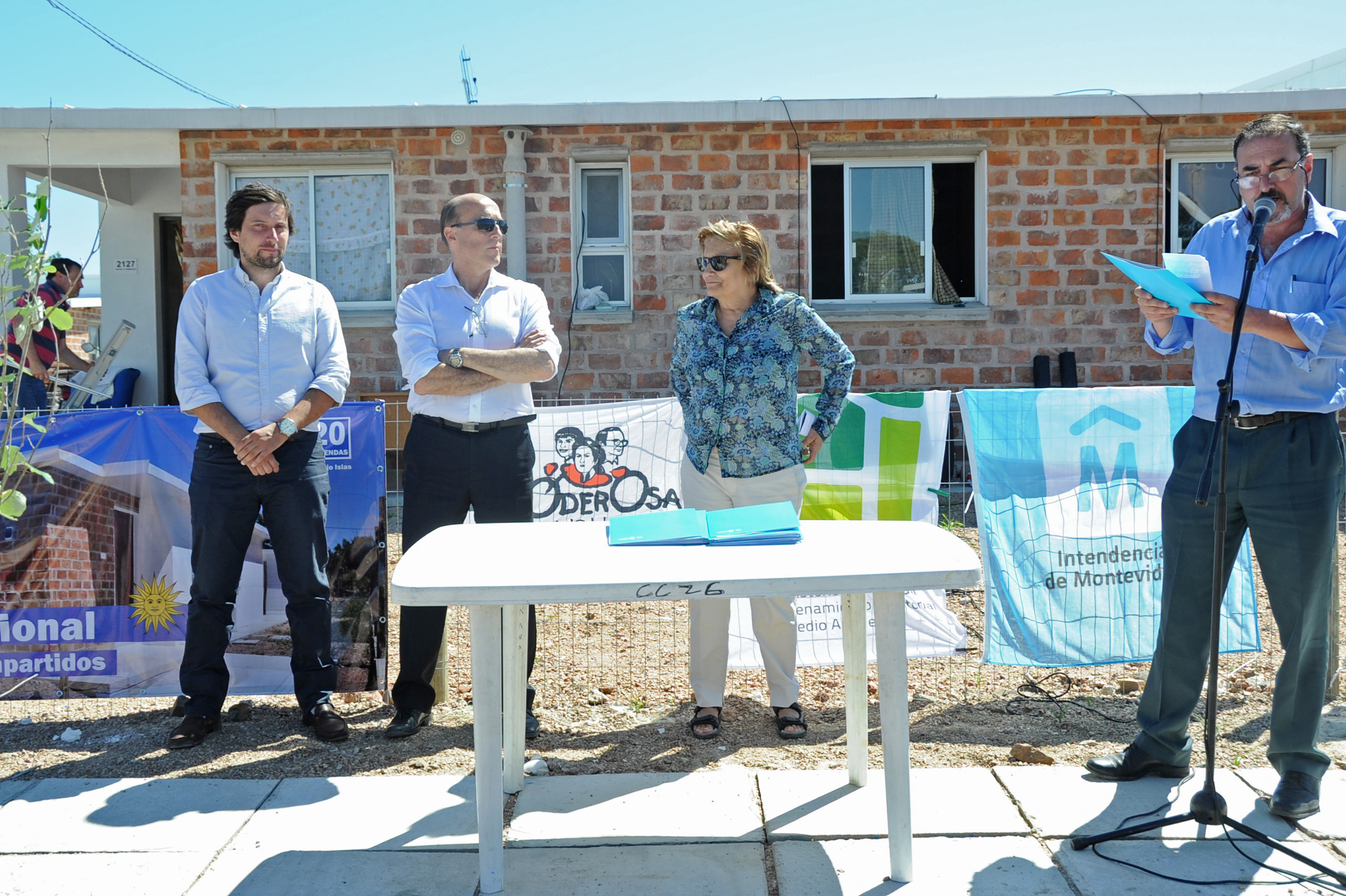 Inauguración de viviendas para familias que habitaban el asentamiento Isla de Gaspar en la zona de Malvin Norte
