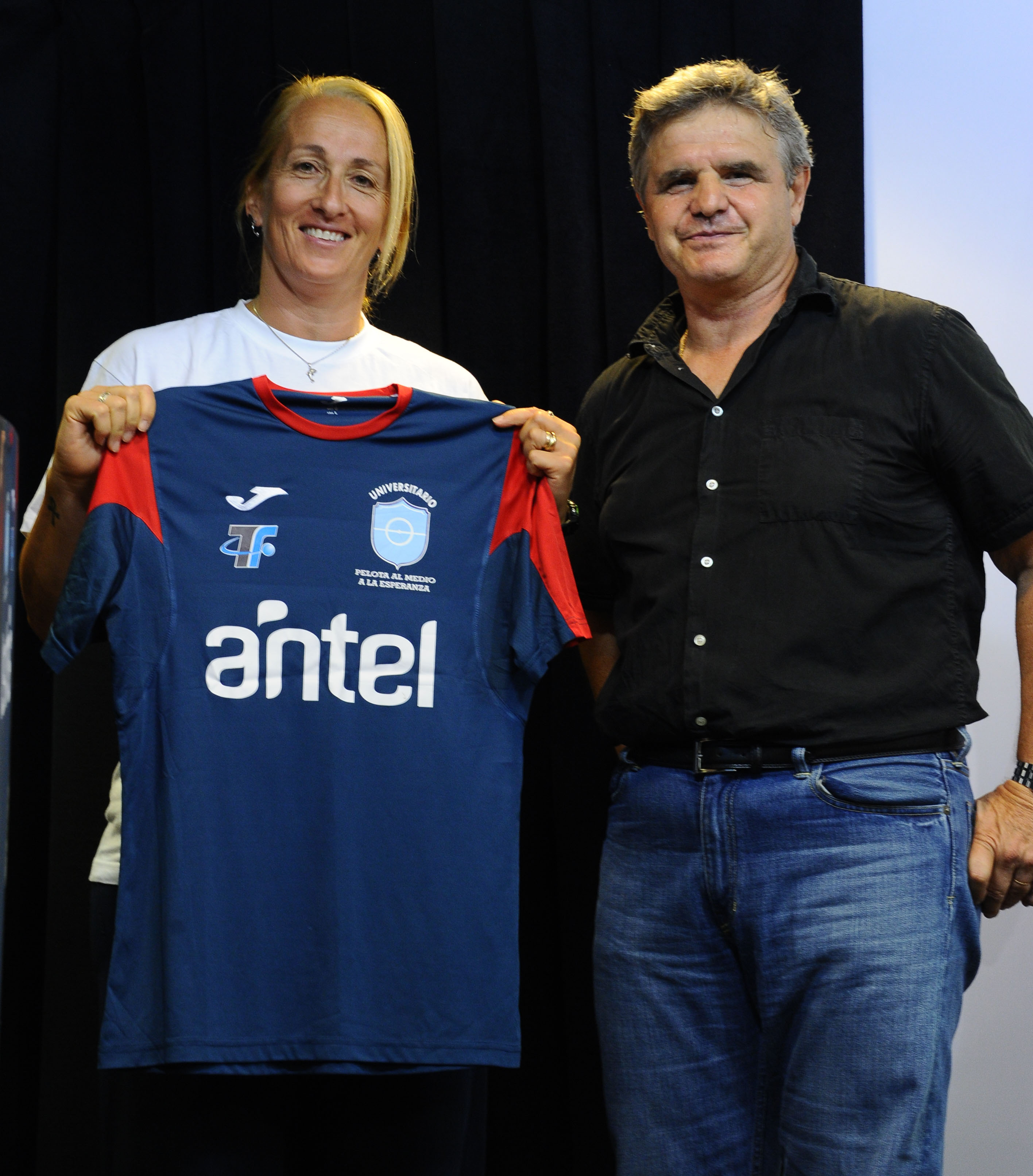 Programa Pelota al Medio a la Esperanza premió a jóvenes como promotores de convivencia