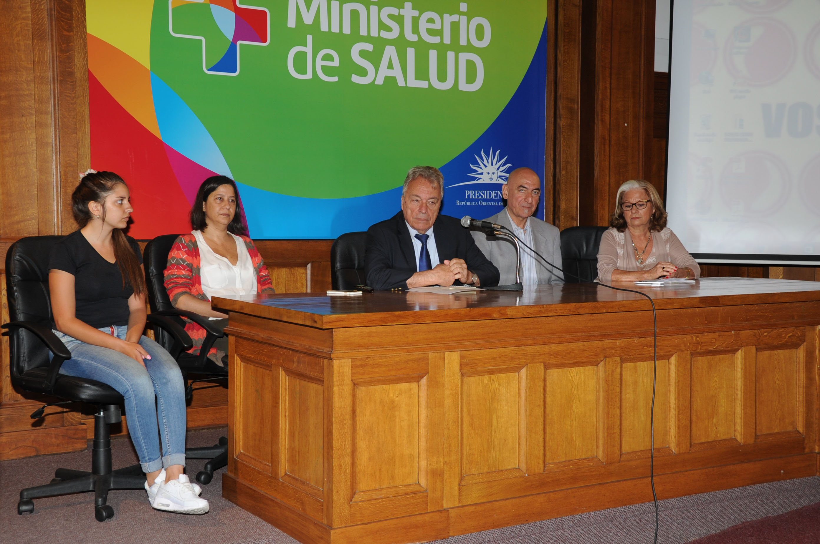 El subsecretario del Ministerio de Salud Pública Jorge Quian, encabeza el acto