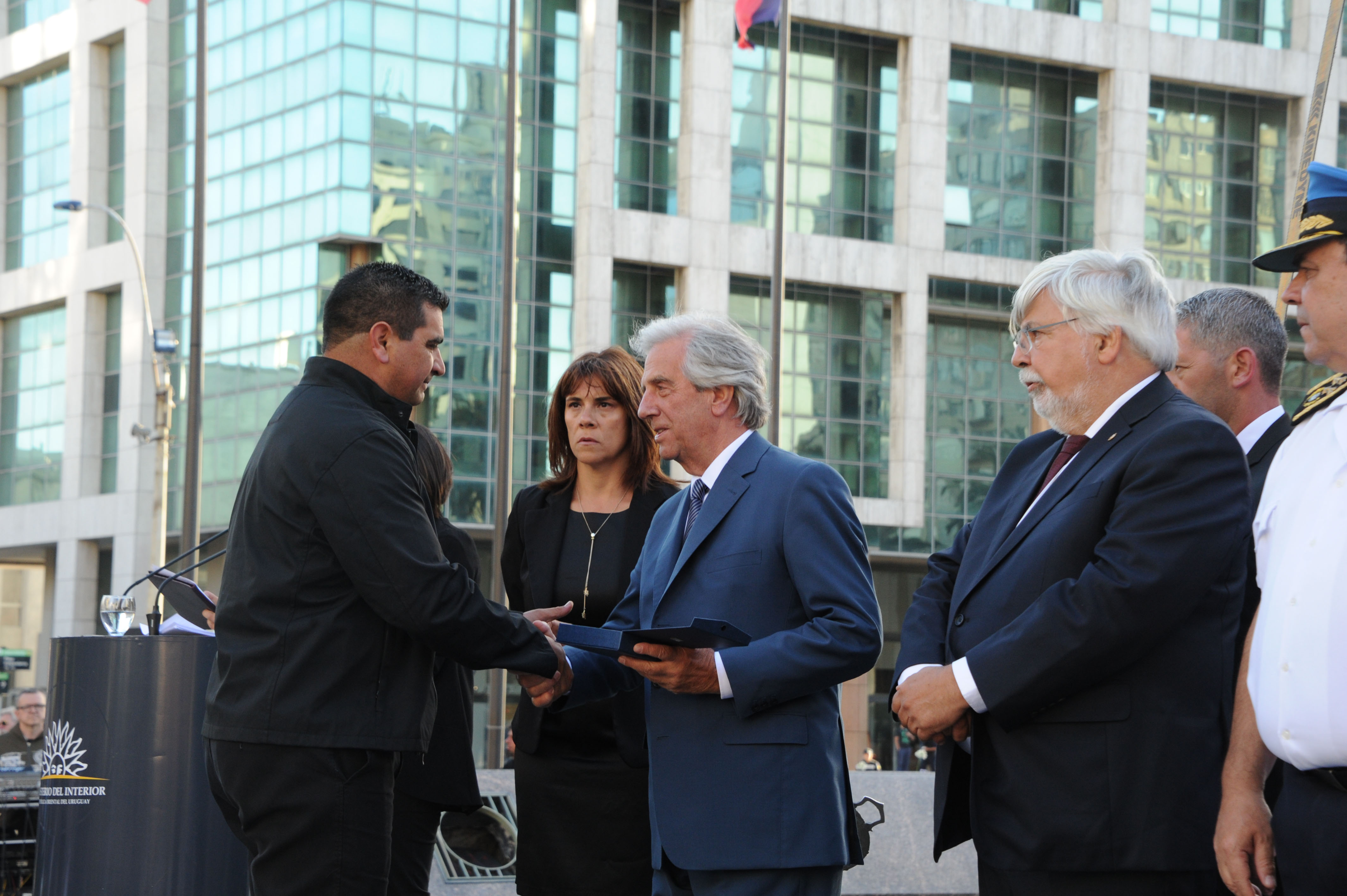 Presidente Tabaré Vázquez entrega reconocimiento