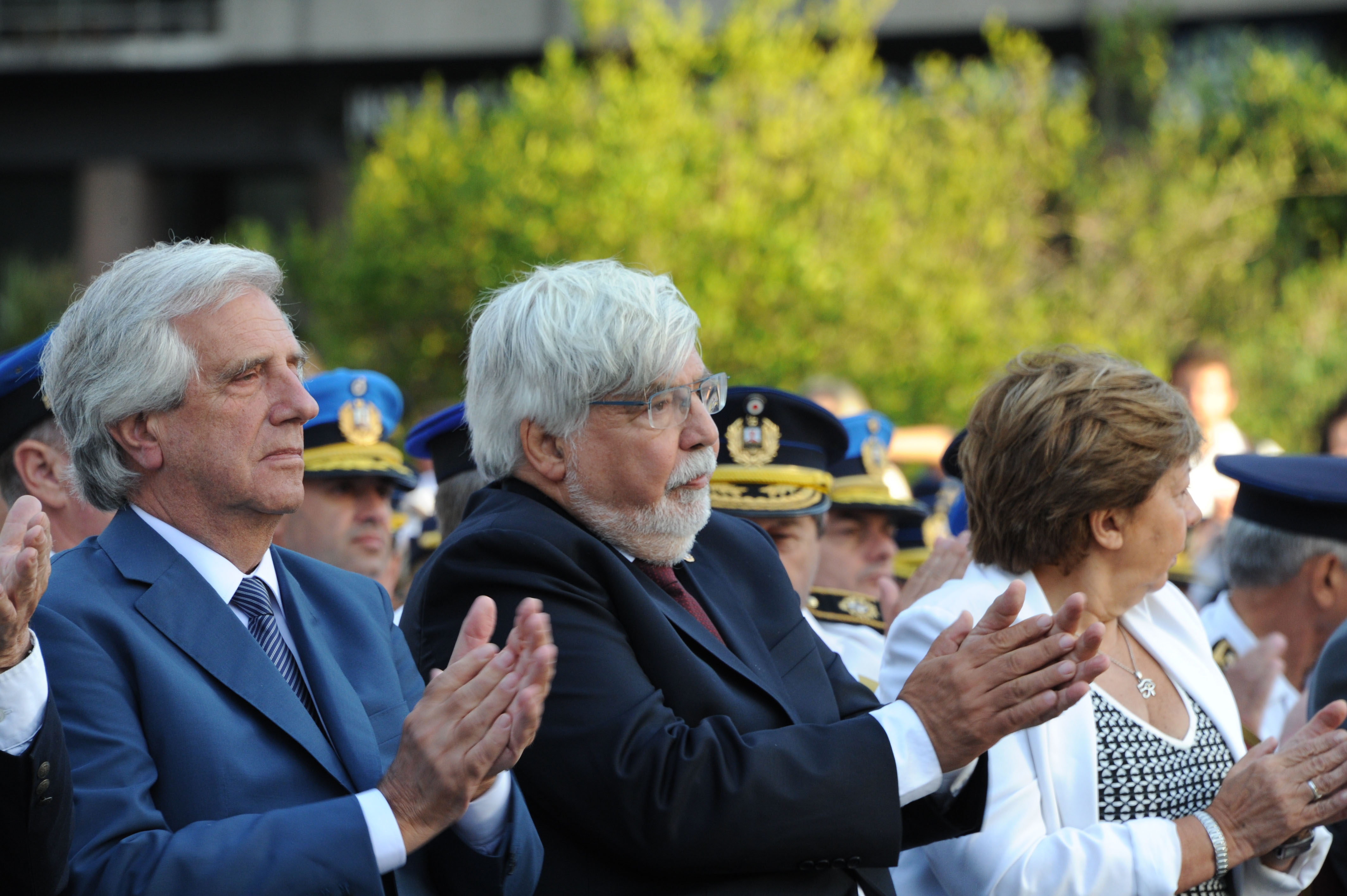 Presidente Tabaré Vázquez y ministro Eduardo Bonomi en acto por el 188.° aniversario de la Policía Nacional