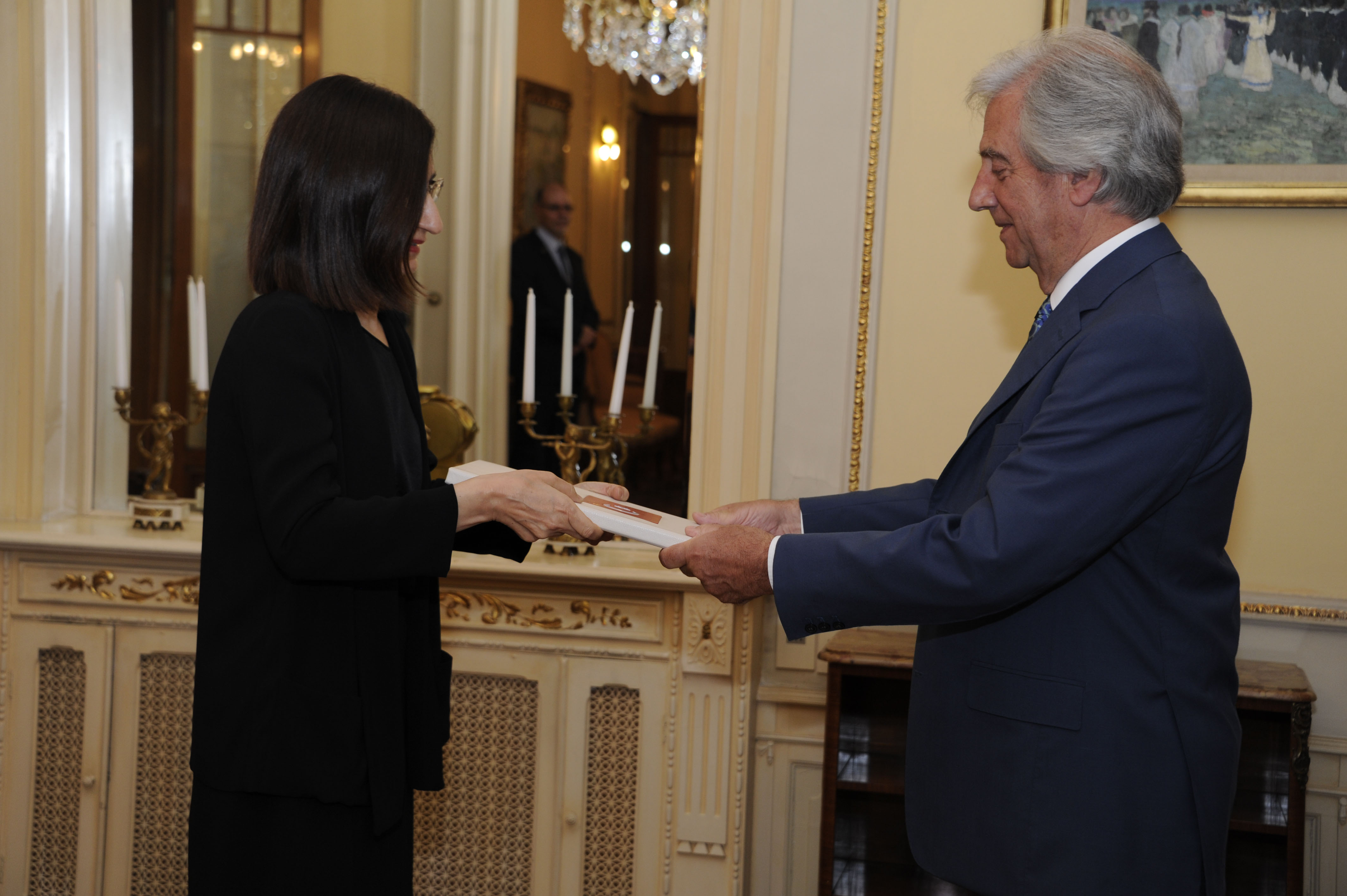 Embajadora de la República de Turquía, Meral Barlas