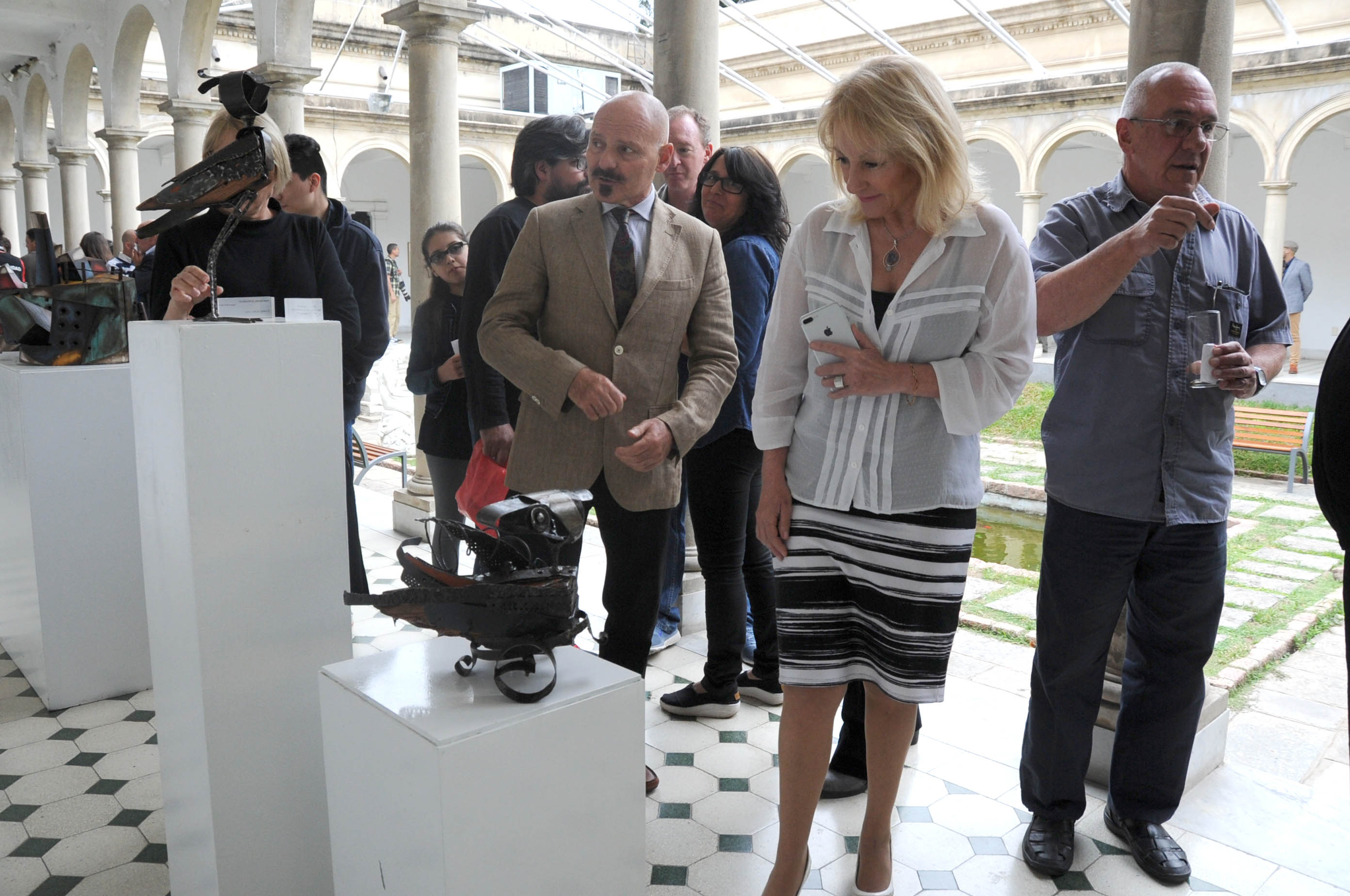 Cosse en premiación a los ganadores del Premio Nacional de Artesanía 2017