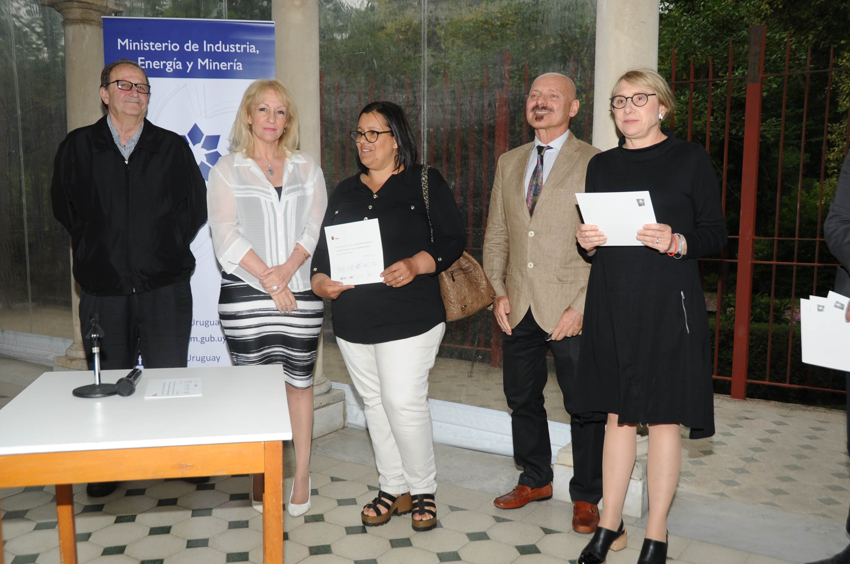 Cosse en premiación a los ganadores del Premio Nacional de Artesanía 2017