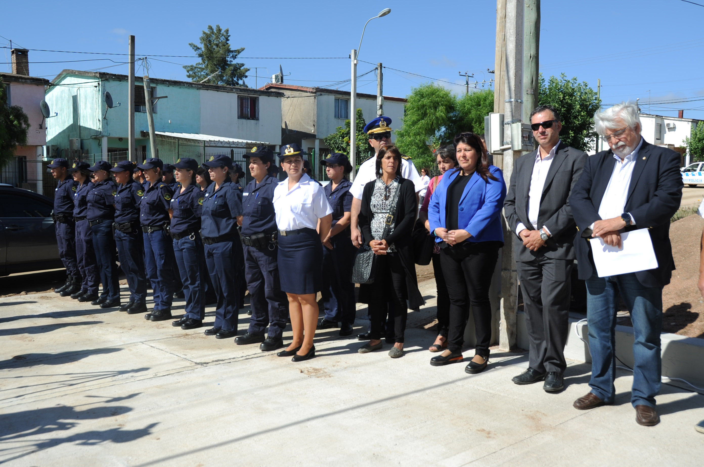 Ministro Eduardo Bonomi junto al intendente de Canelones, Yamandú Orsi