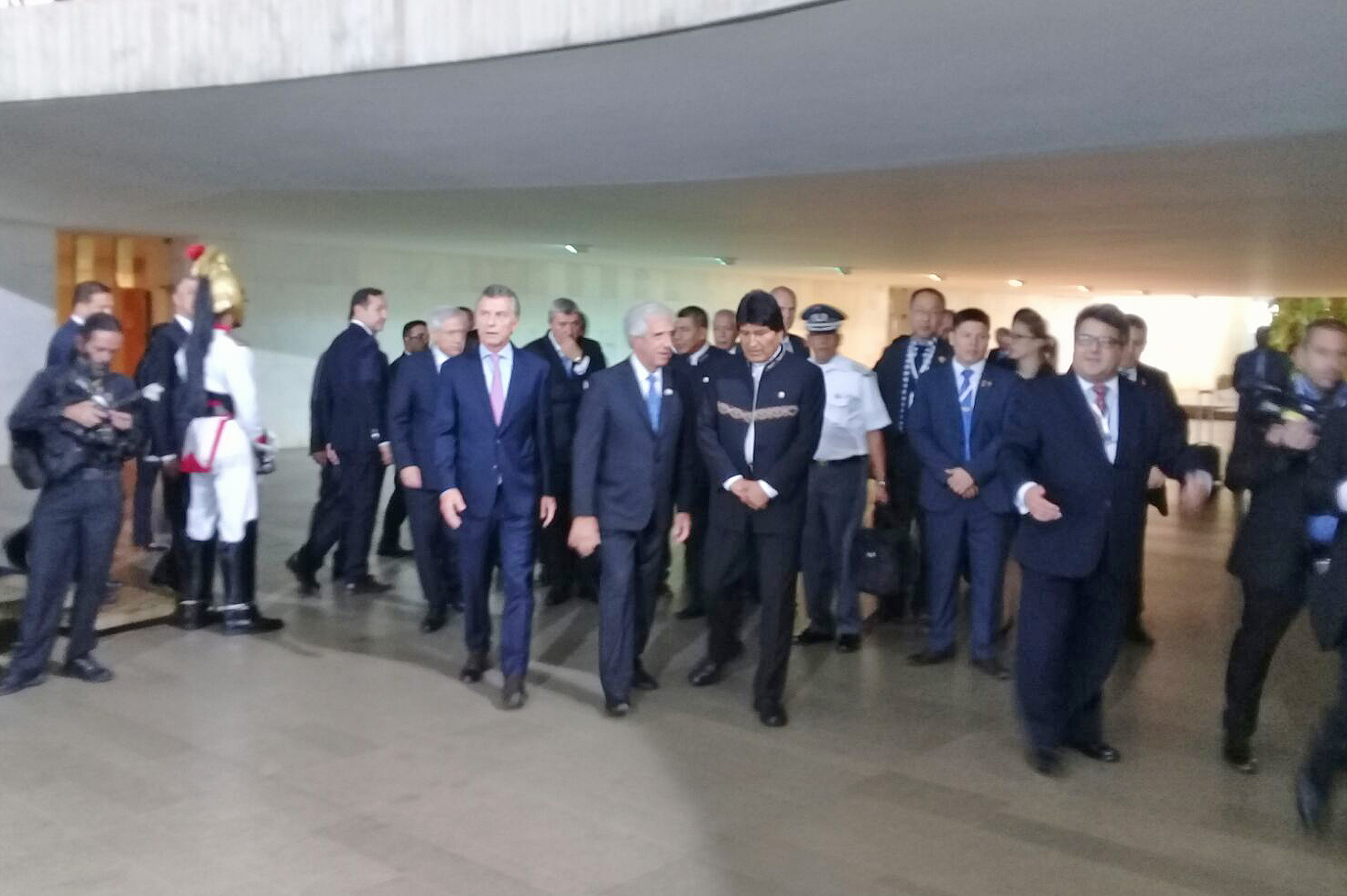 Presidente Tabaré Vázquez junto a sus pares de Argentina y Bolivia, Mauricio Macri y Evo Morales