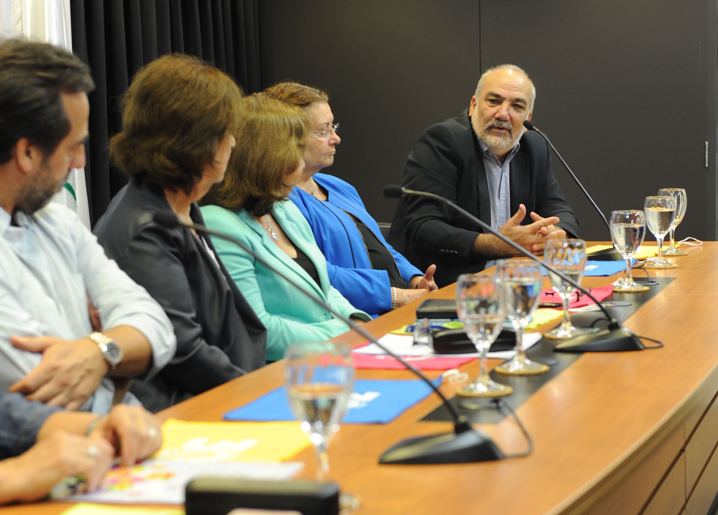 Autoridades en la celebración de los 30 años de la creación de los CAIF