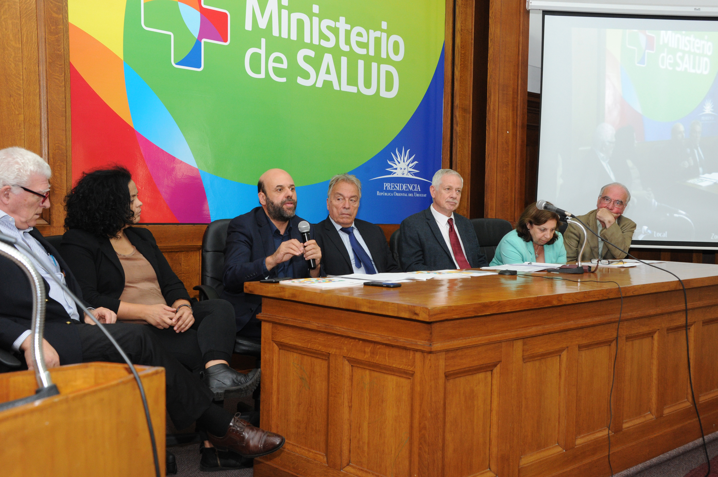 Julio Bango, haciendo uso de la palabra