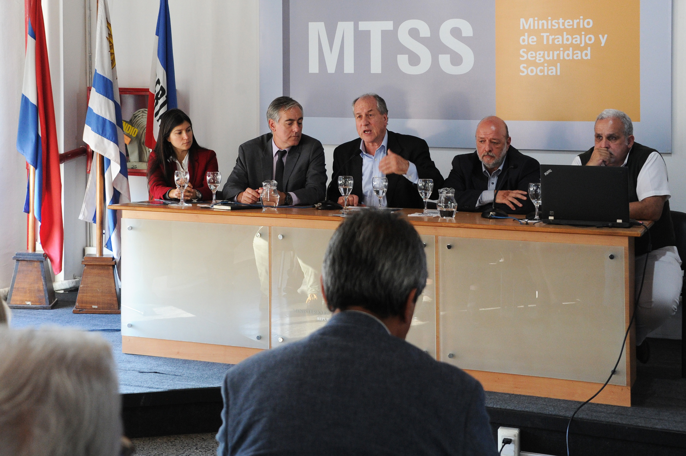 Ministro de Trabajo y Seguridad Social, Ernesto Murro, dirigiéndose a los presentes