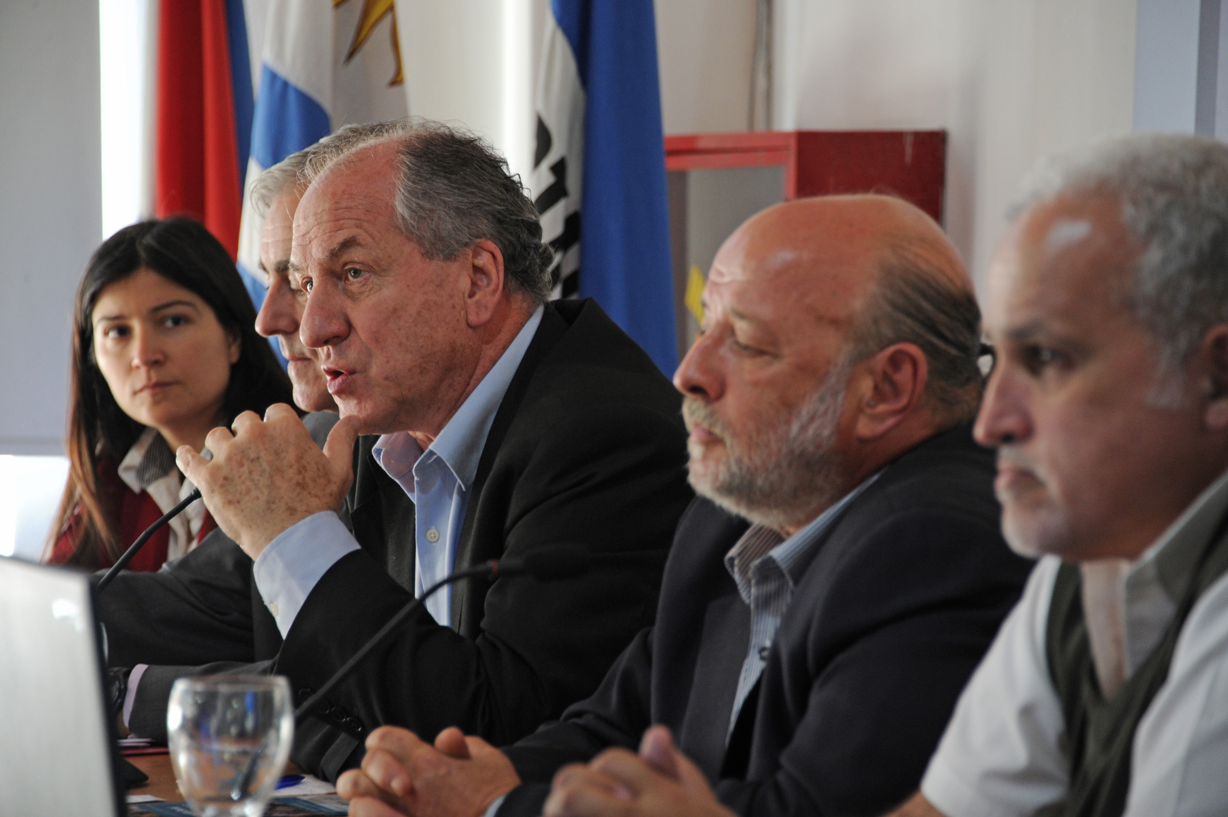 Ministro de Trabajo y Seguridad Social, Ernesto Murro, dirigiéndose a los presentes