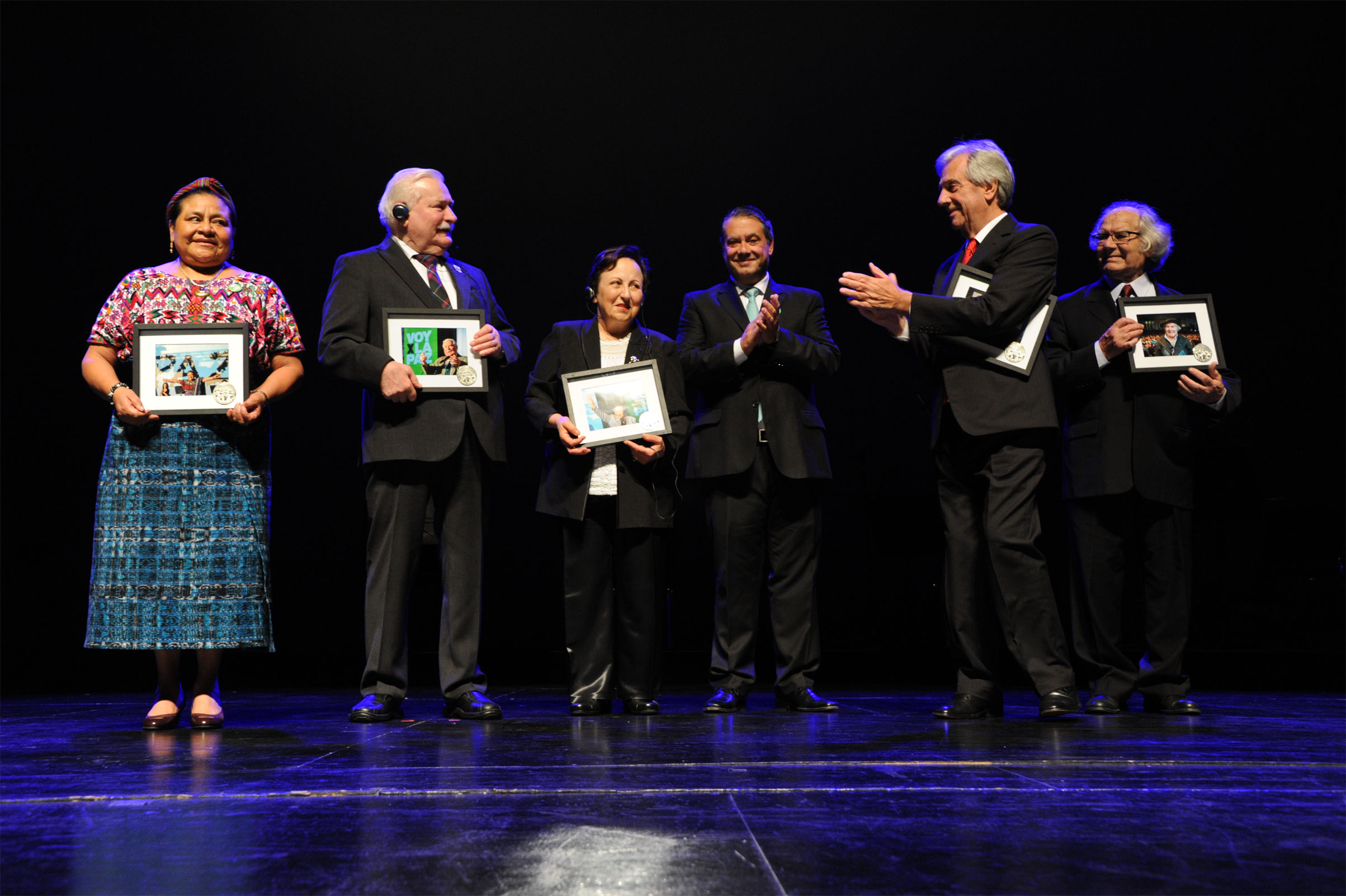 Apertura oficial del evento “Voy x la paz”, en el Auditorio Nacional del Sodre.
