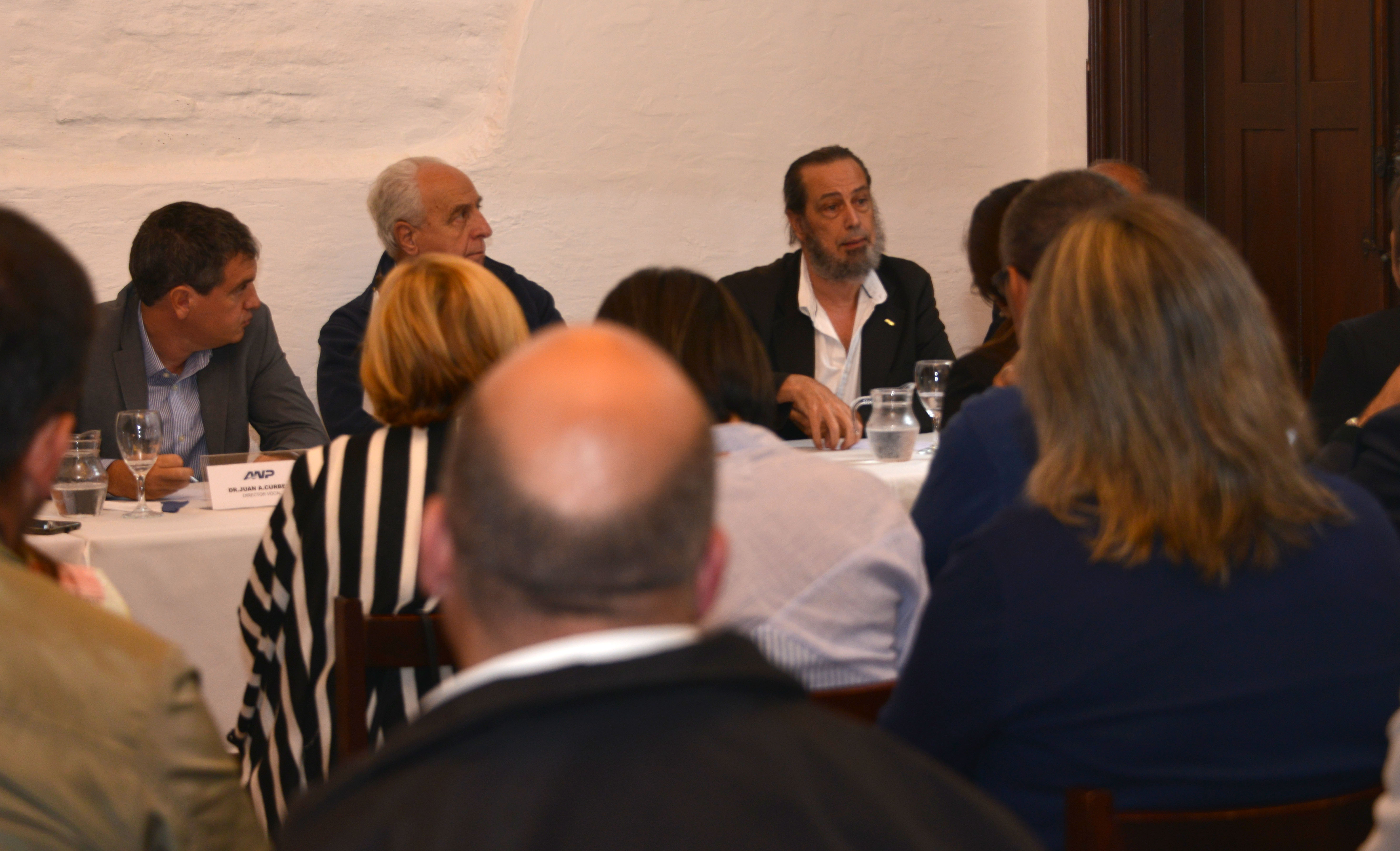 Víctor Rossi y Alberto Díaz encabezaron Sesión de la Comisión Coordinadora Honoraria de puerto de Nueva Palmira