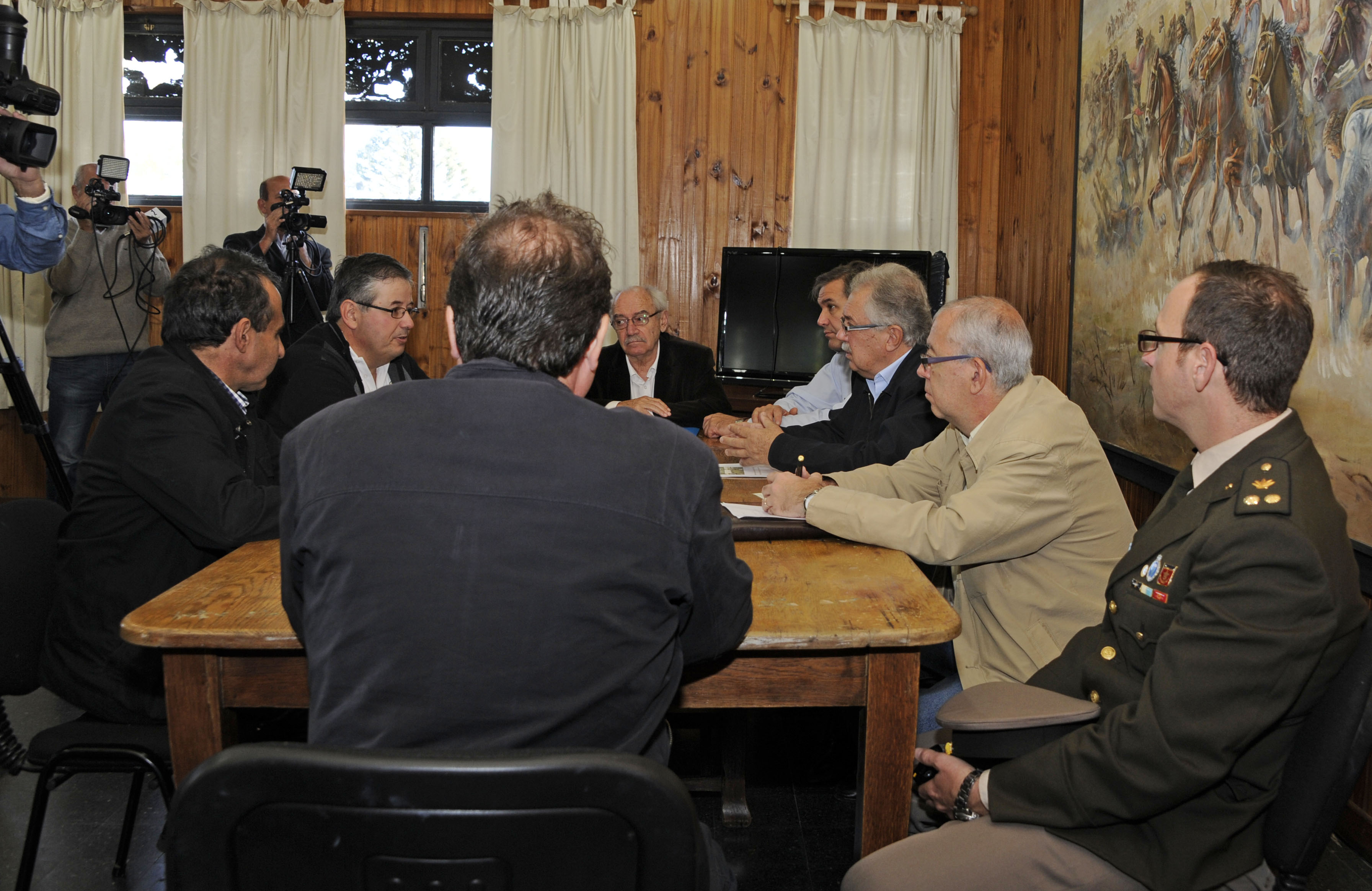 Menéndez se reunió con integrantes del Movimiento de la Juventud Agraria