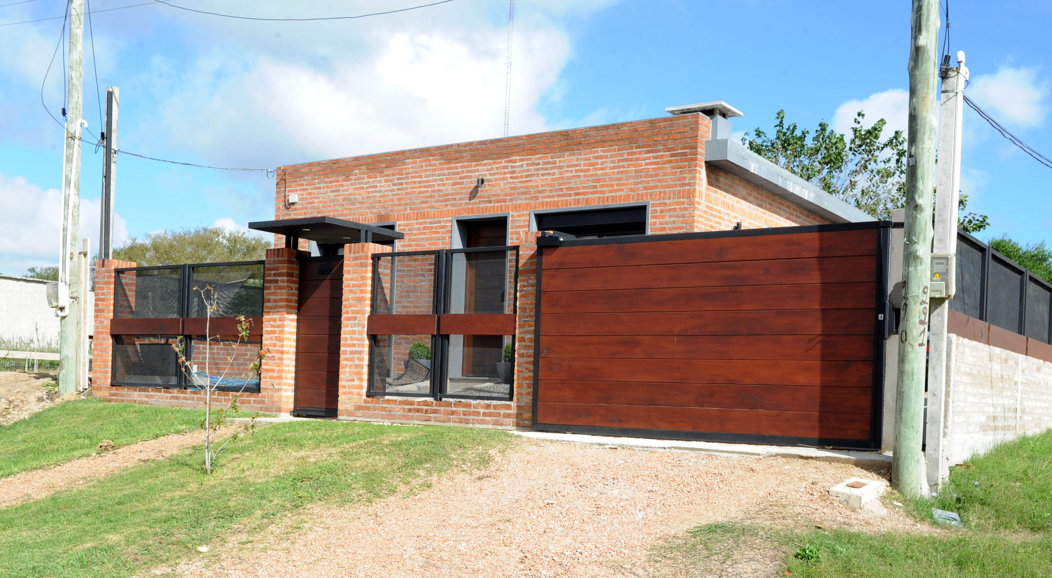 Recorrida de la ministra de Vivienda, Eneida de León, en obras edilicias en modalidades de Plan Juntos, cooperativas y autoconstrucción