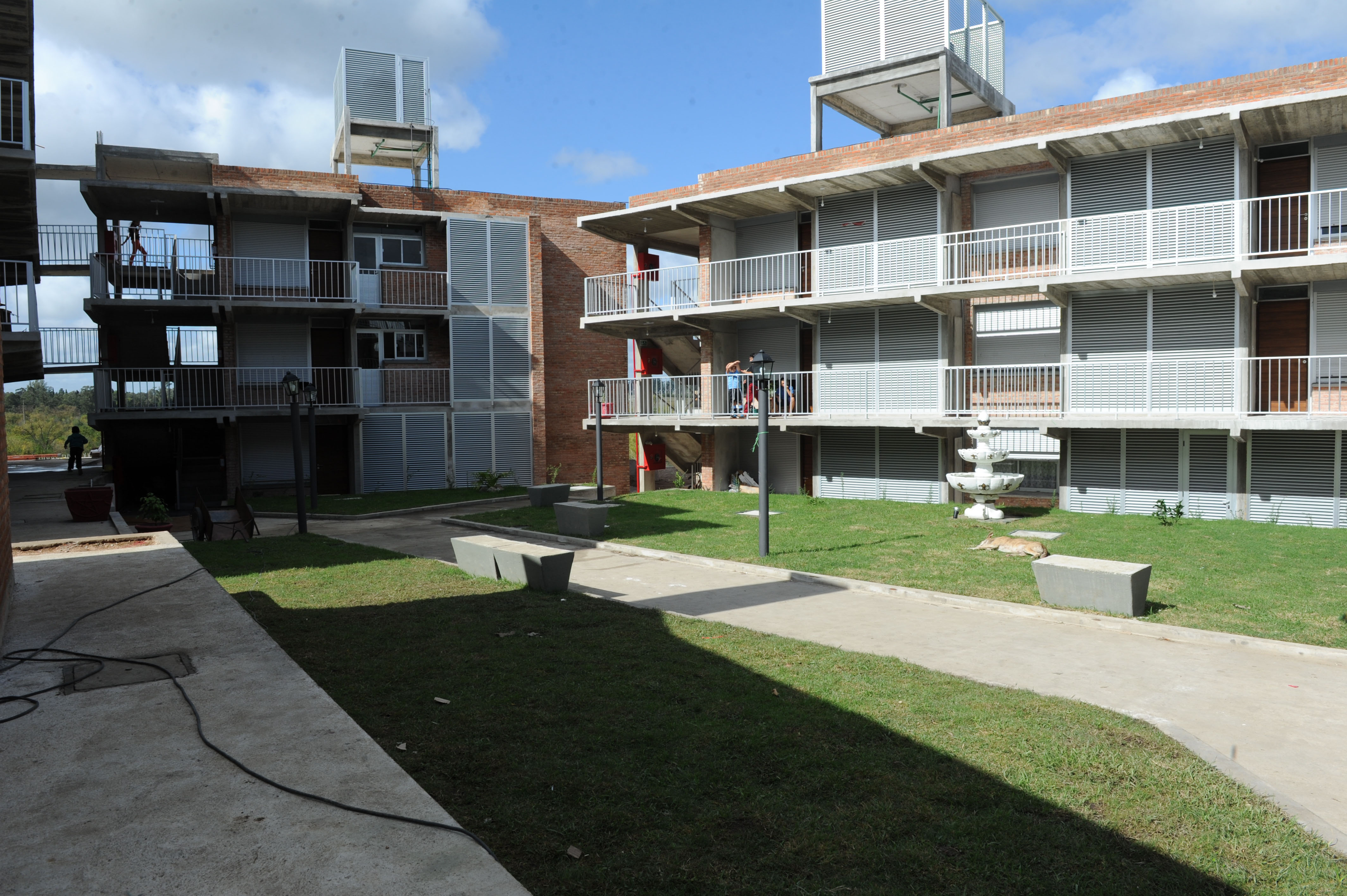 Recorrida de la ministra de Vivienda, Eneida de León, en obras edilicias en modalidades de Plan Juntos, cooperativas y autoconstrucción