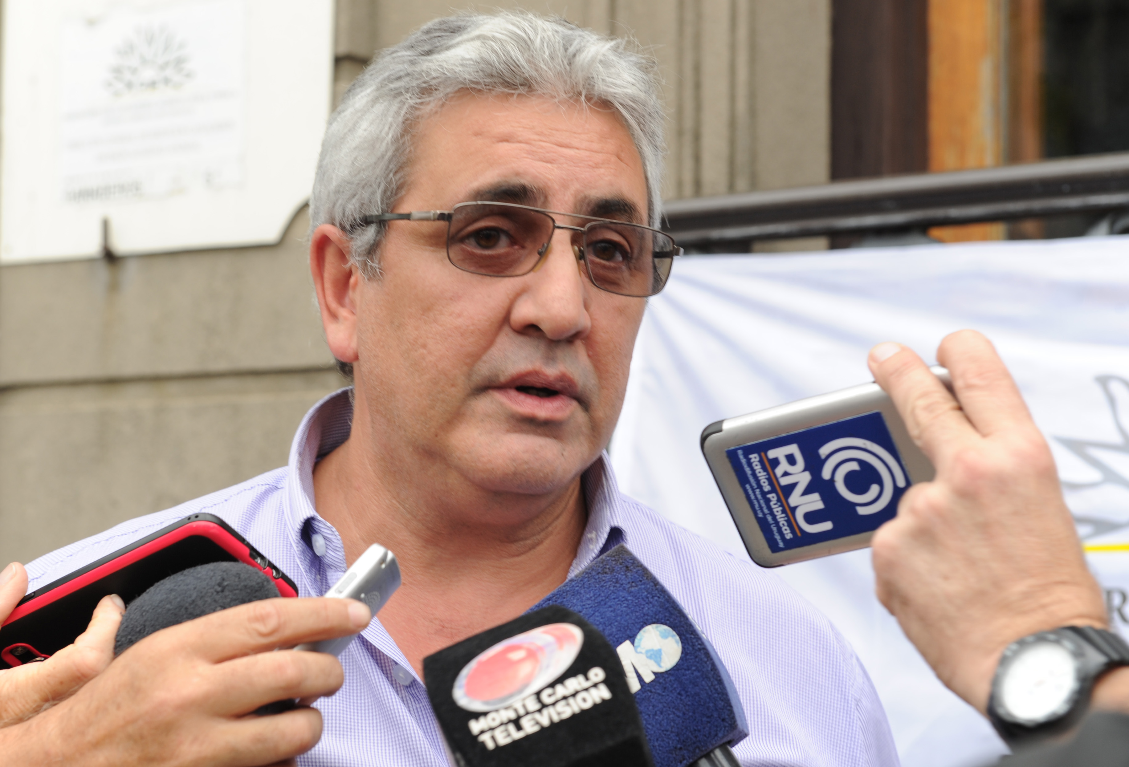 Alberto Castelar dialoga con la prensa