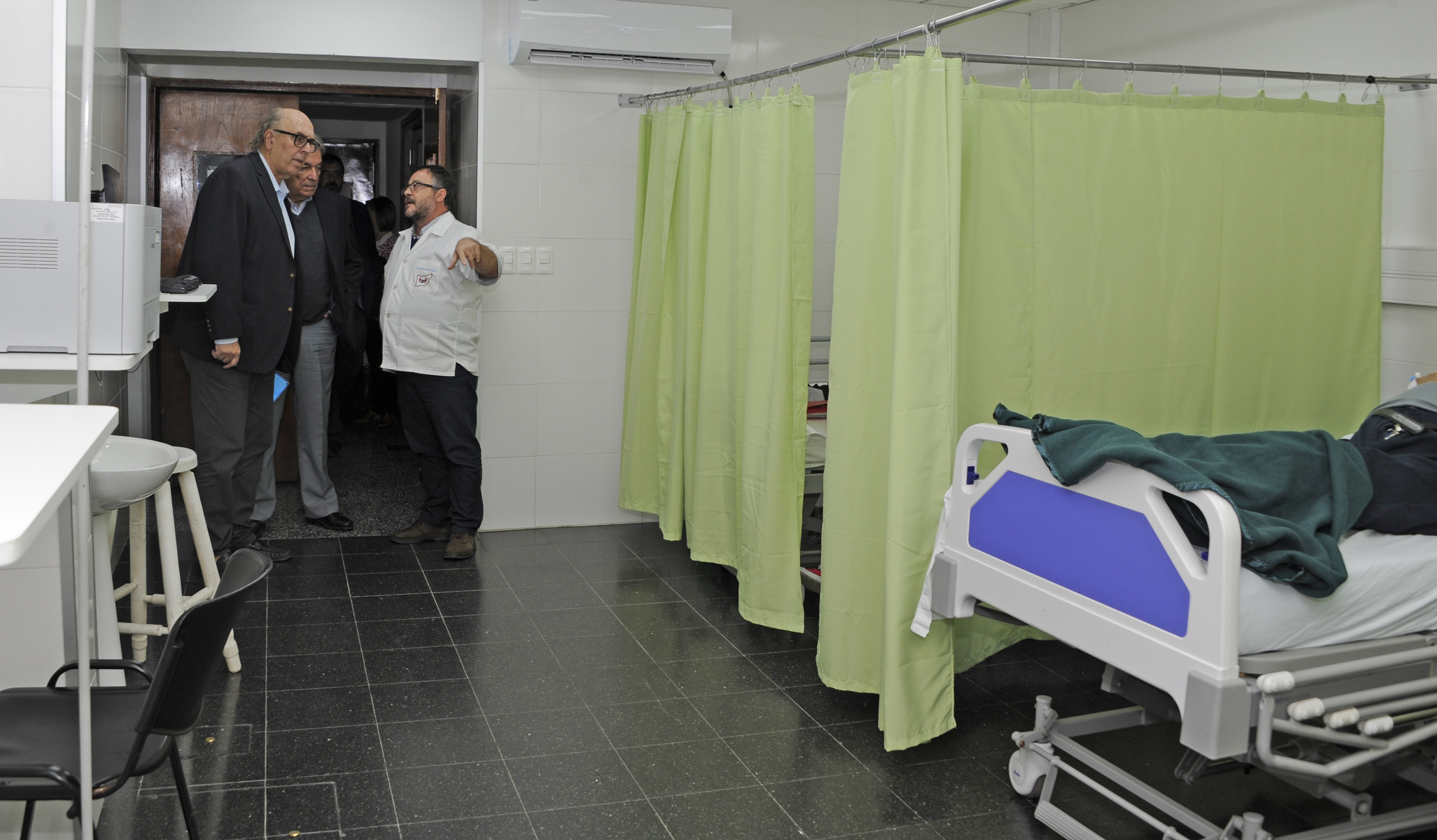 Ministro interino de Salud Pública, Jorge Quian, y el presidente de ASSE, Marcos Carámbula, recorrieron el hospital de Florida