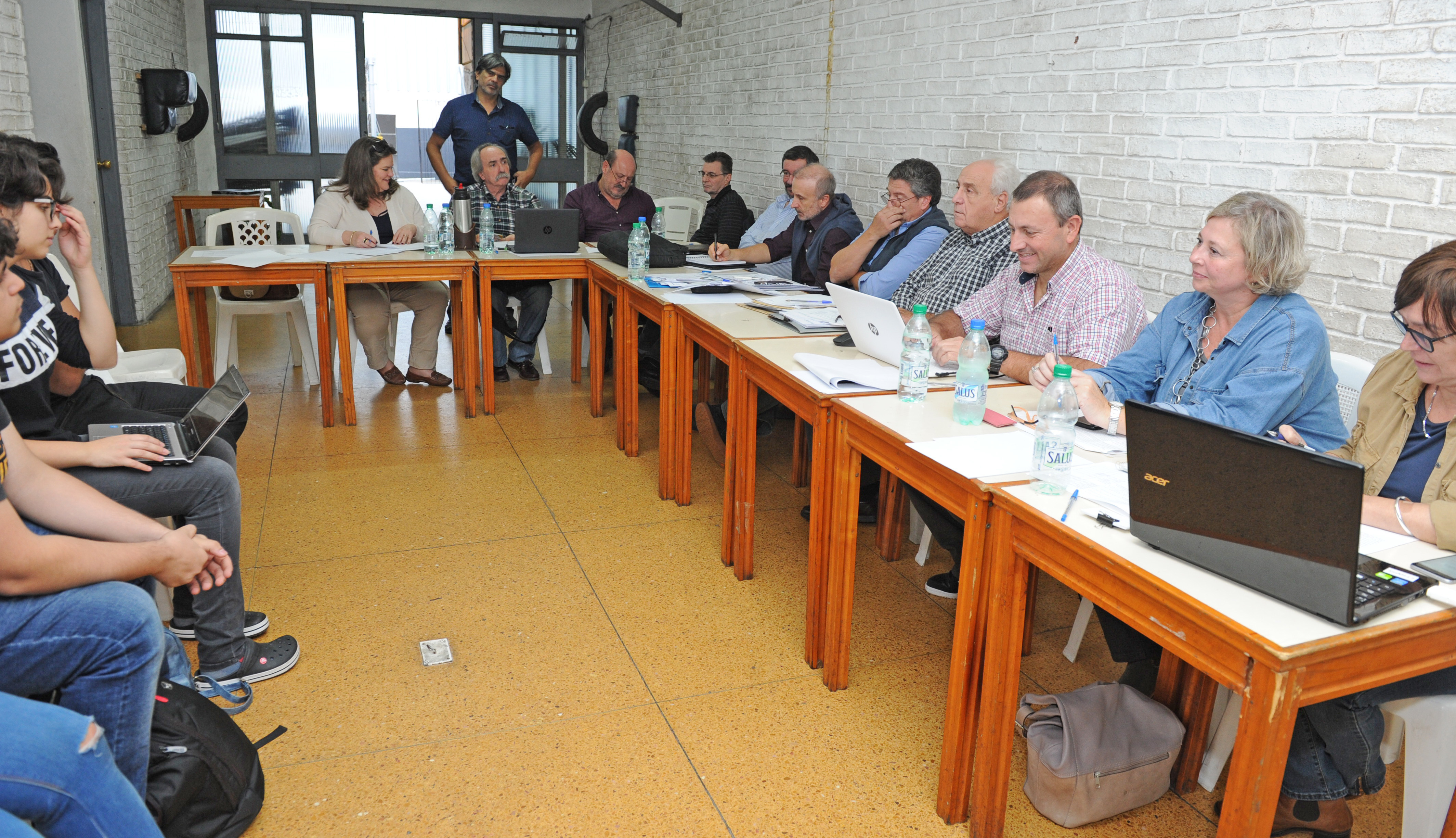Ministro Víctor Rossi, reunido con alumnos de zonas rurales