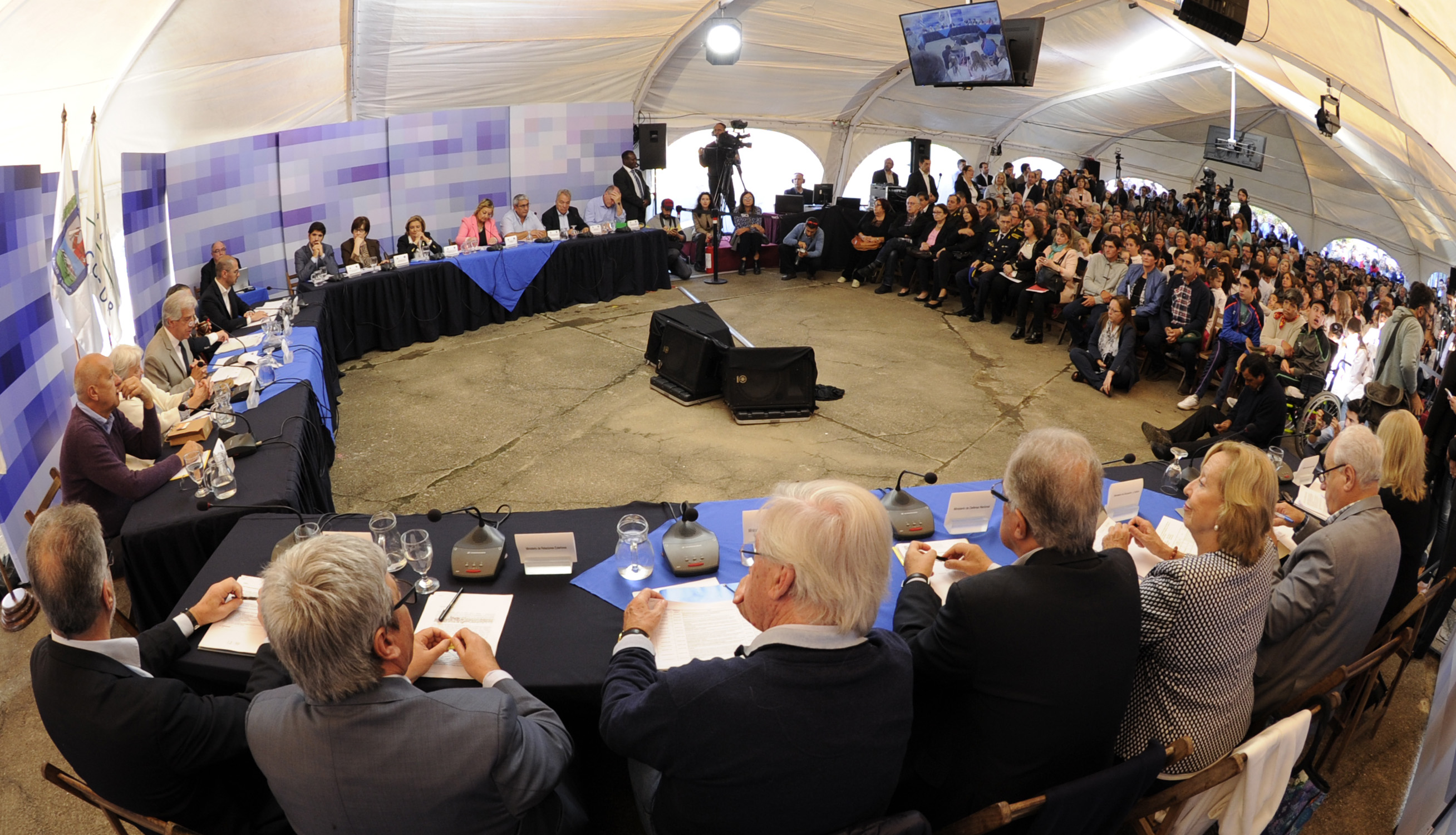 Consejo de Ministros abierto realizado en el pueblo La Macana